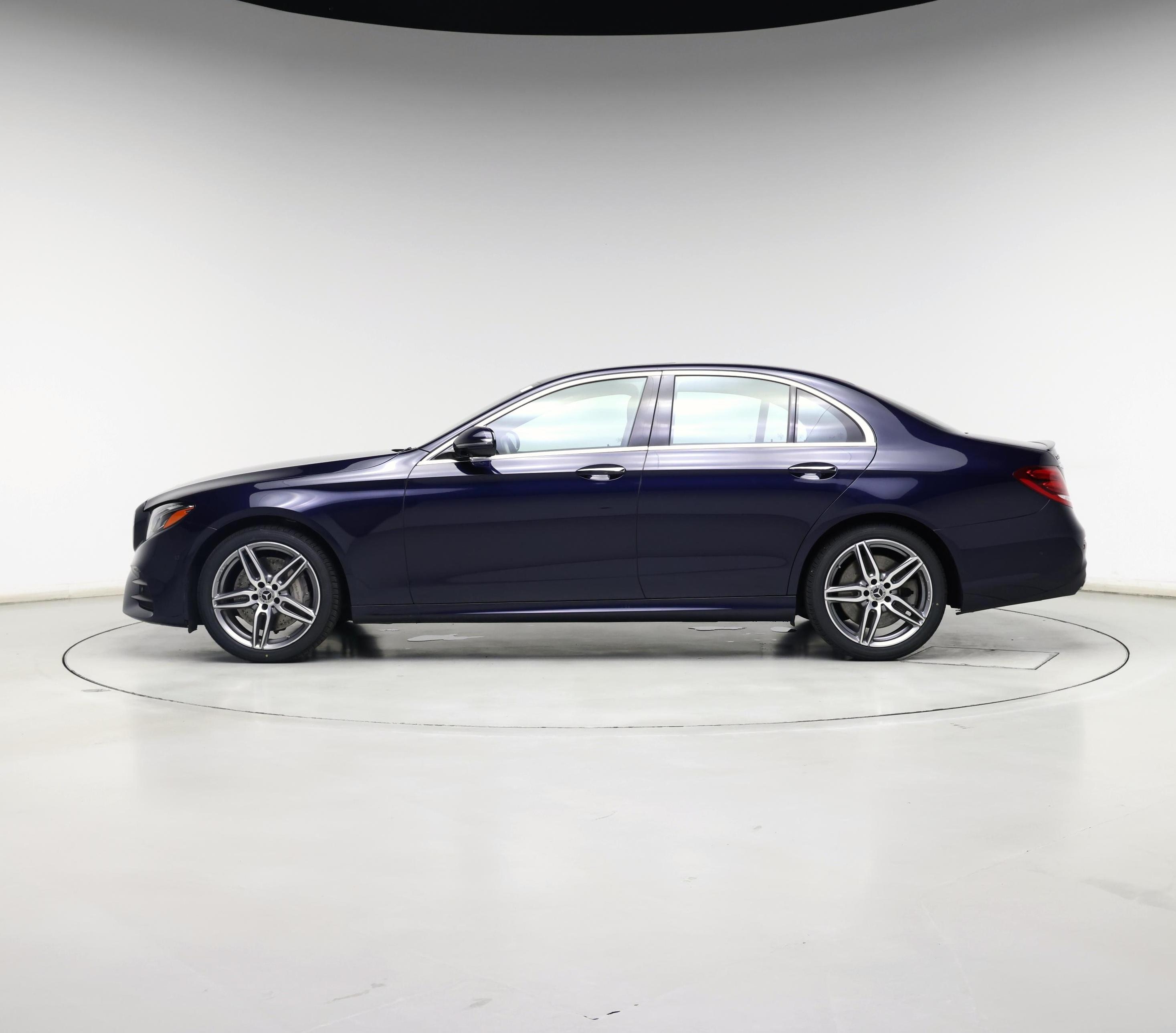Thumbnail: 2019 Mercedes-Benz E-Class - 3