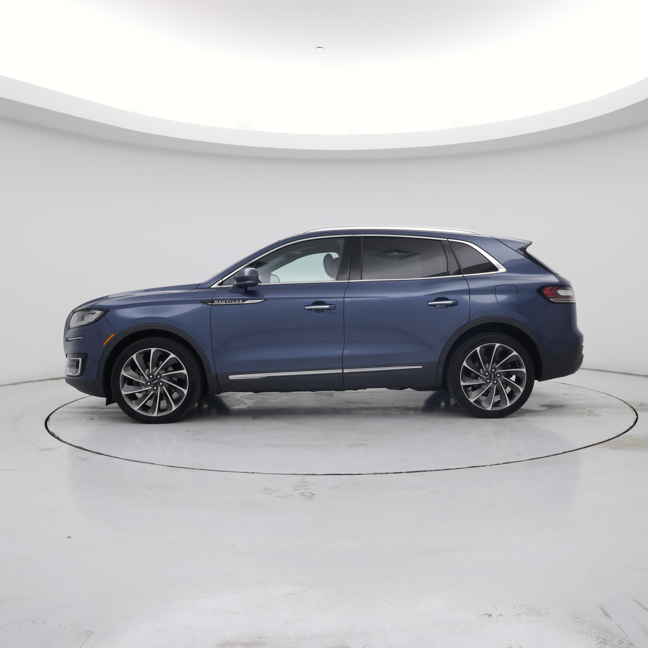 Thumbnail: 2019 Lincoln Nautilus - 3