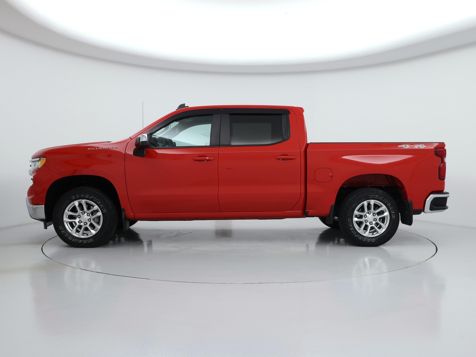 2022 Chevrolet Silverado 1500 LT - Photo 4