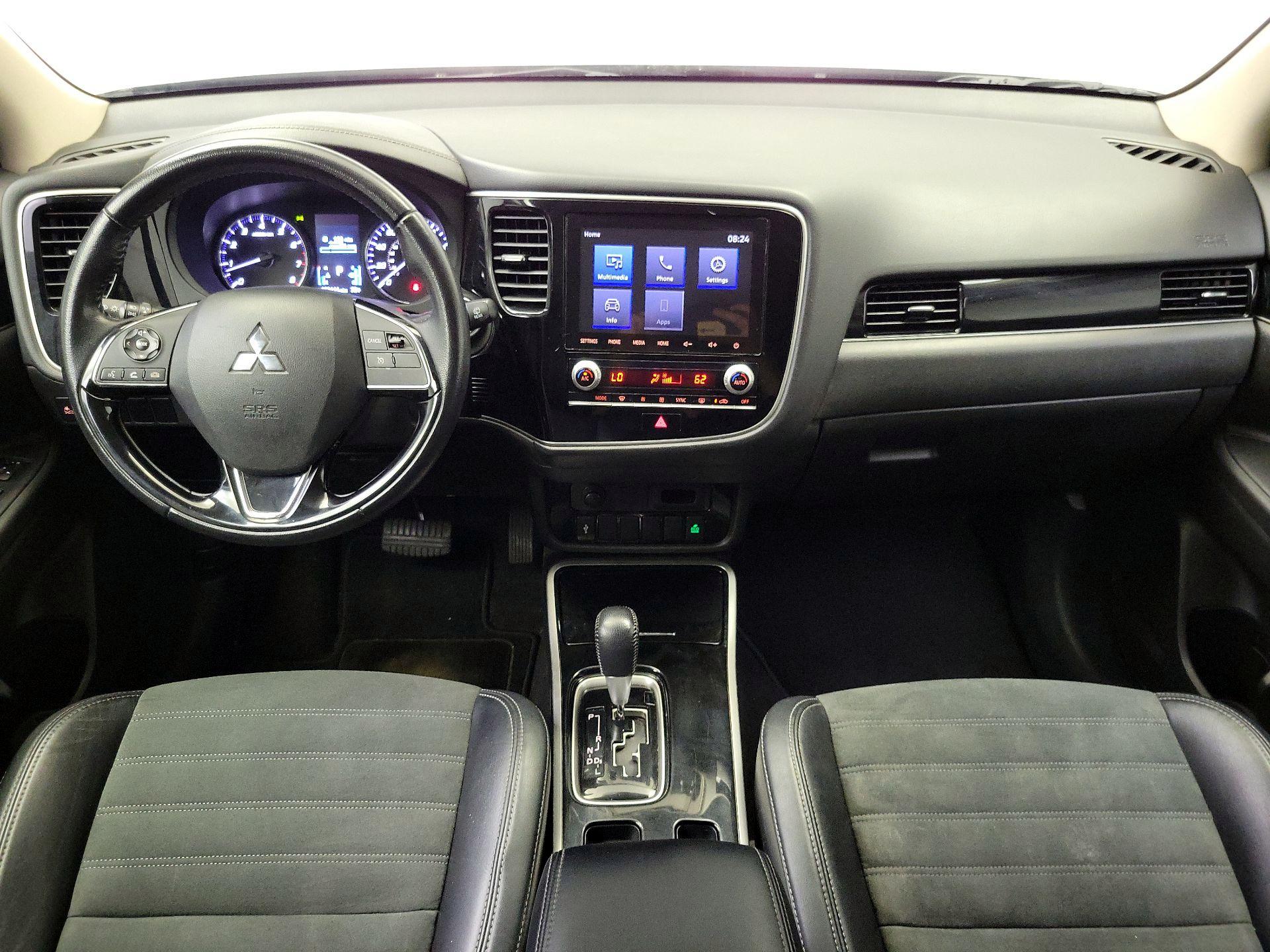 Thumbnail: 2020 Mitsubishi Outlander - 9