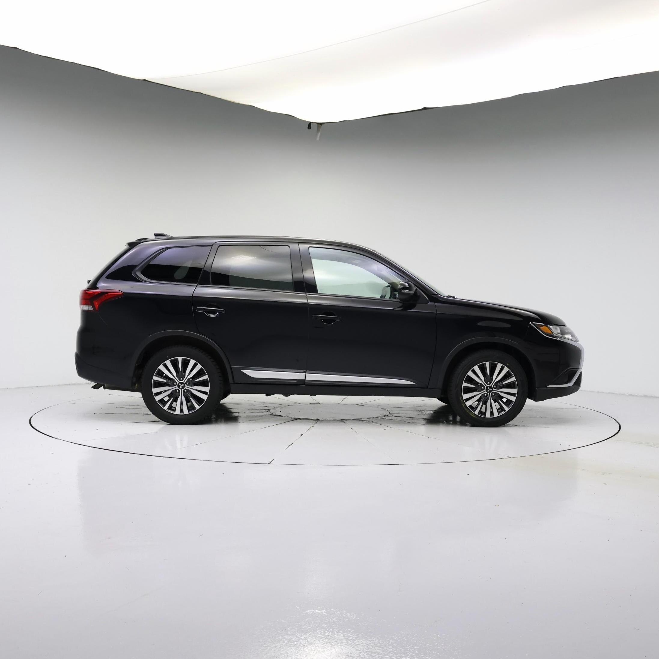 Thumbnail: 2020 Mitsubishi Outlander - 7
