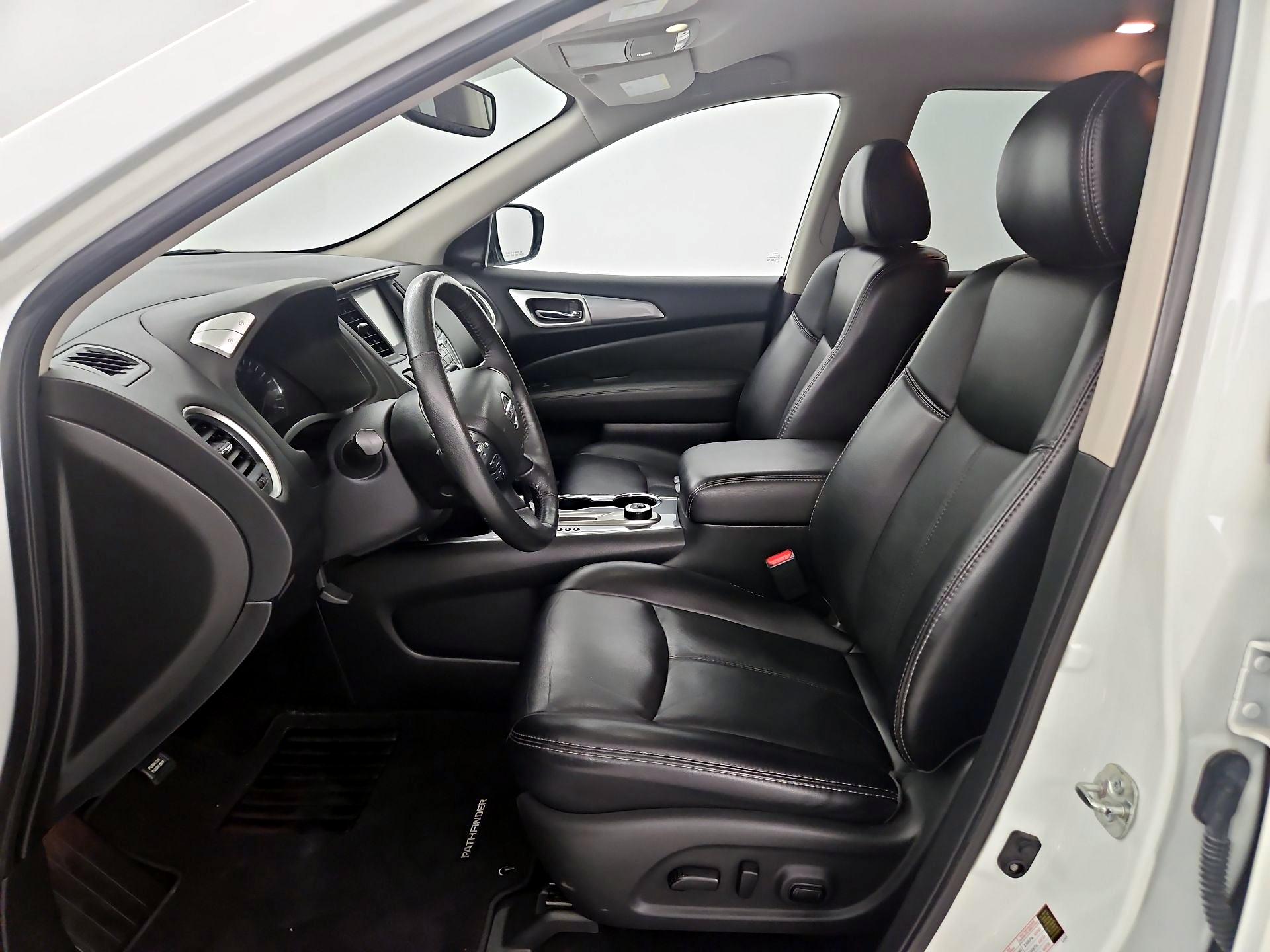 Thumbnail: 2019 Nissan Pathfinder - 9