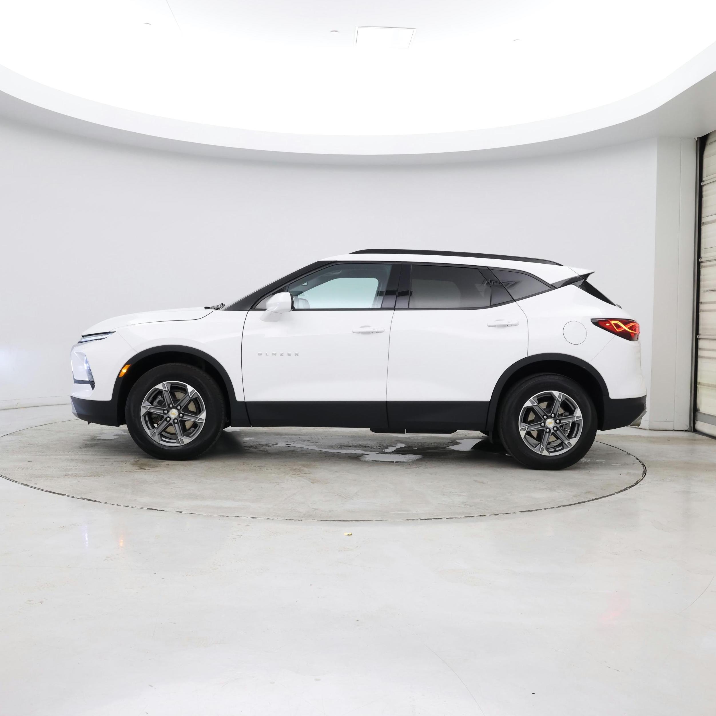 Thumbnail: 2023 Chevrolet Blazer - 2