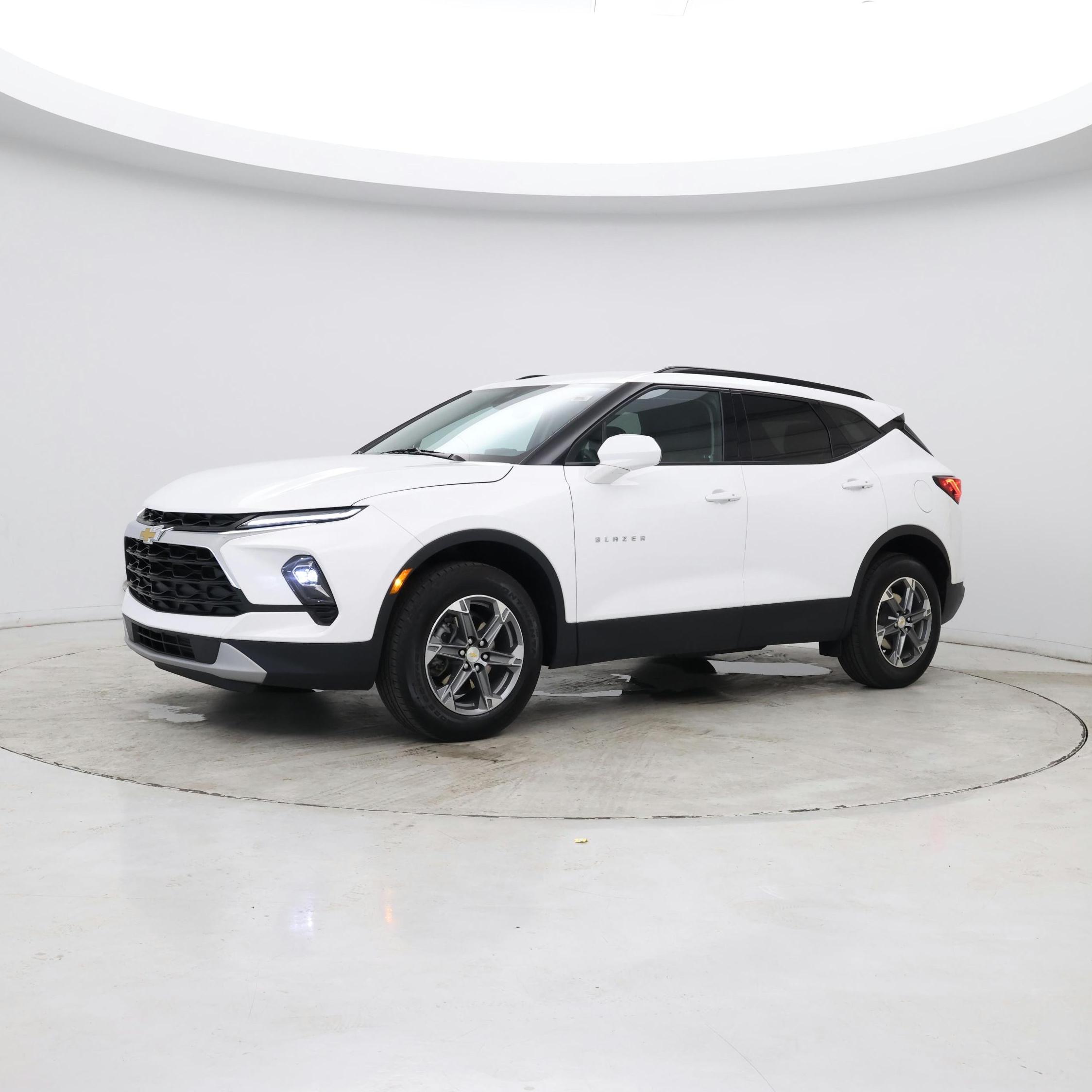 Thumbnail: 2023 Chevrolet Blazer - 3
