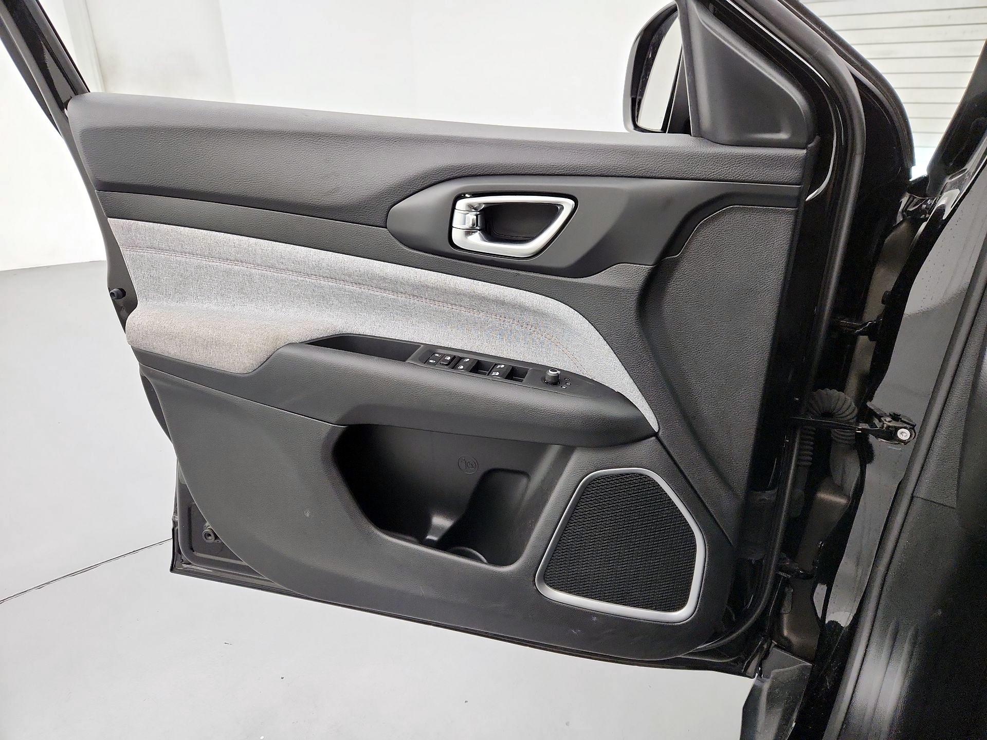 Thumbnail: 2023 Jeep Compass - 12