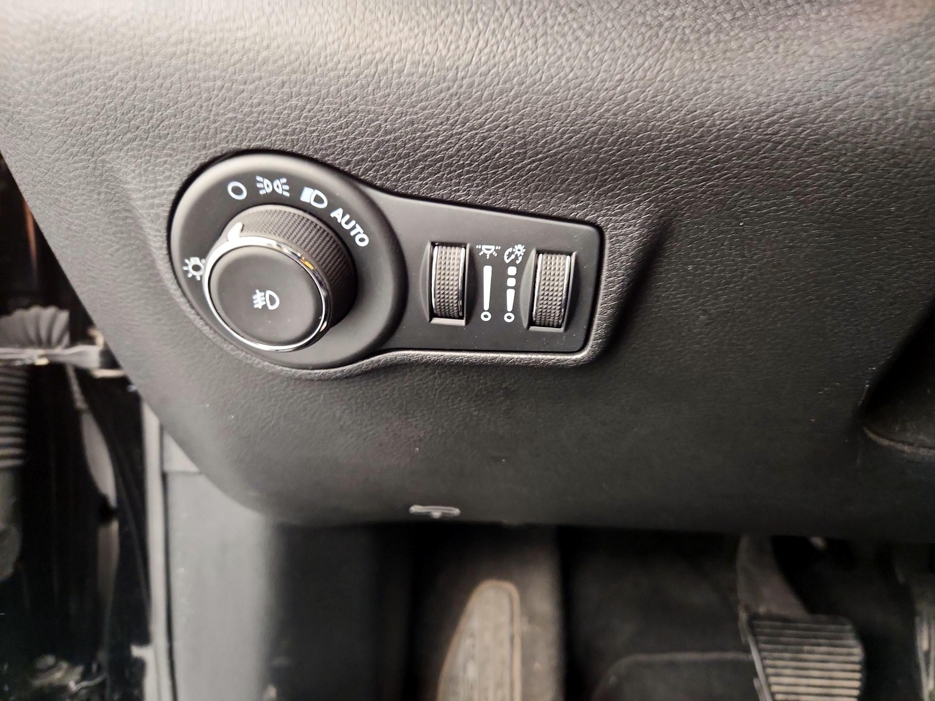 Thumbnail: 2023 Jeep Compass - 13