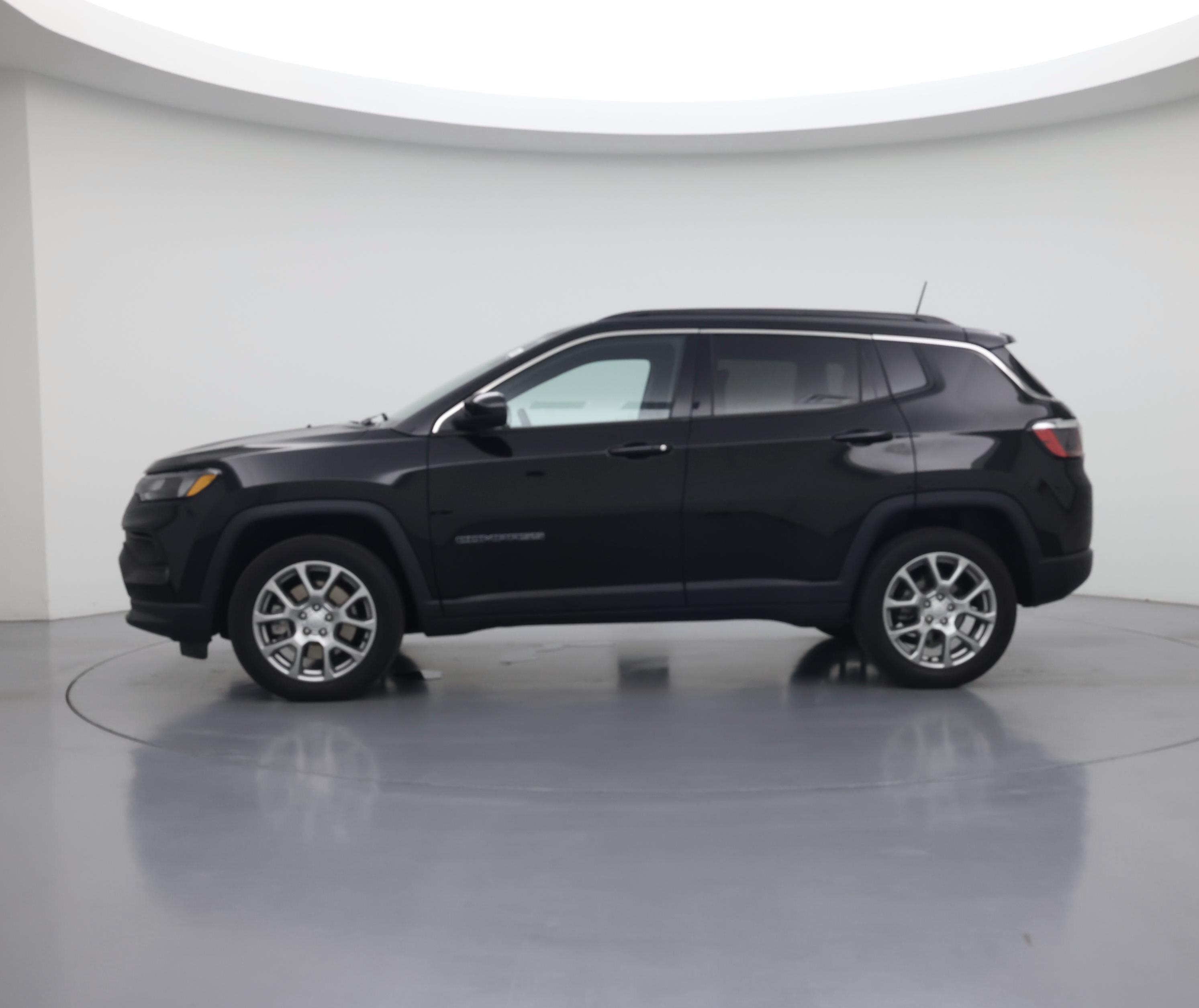 Thumbnail: 2023 Jeep Compass - 3