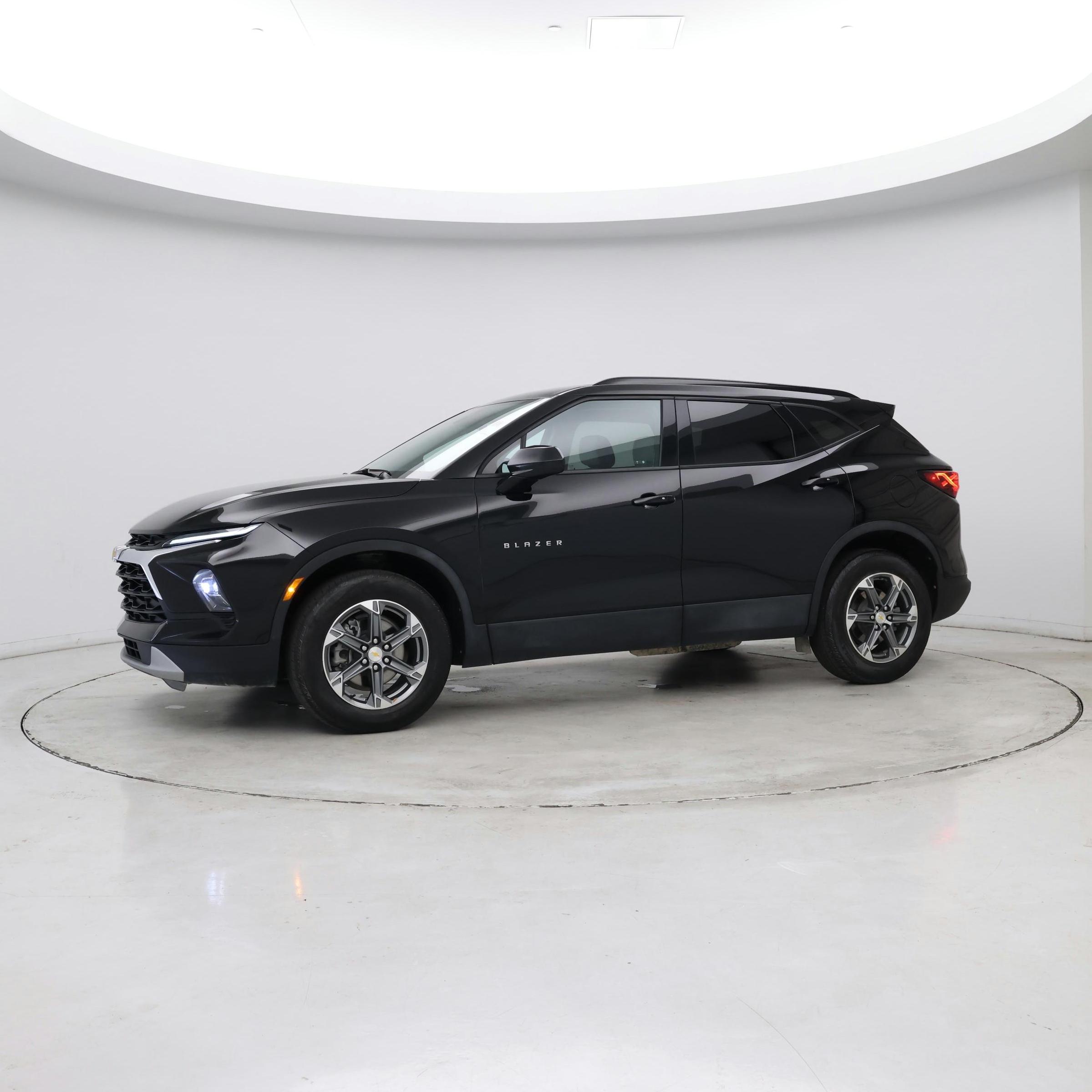 Thumbnail: 2023 Chevrolet Blazer - 4