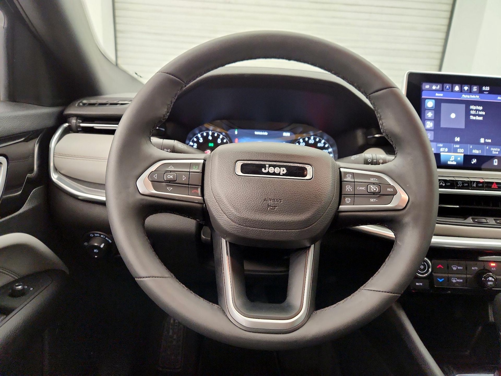 2024 Jeep Compass Limited - Photo 11
