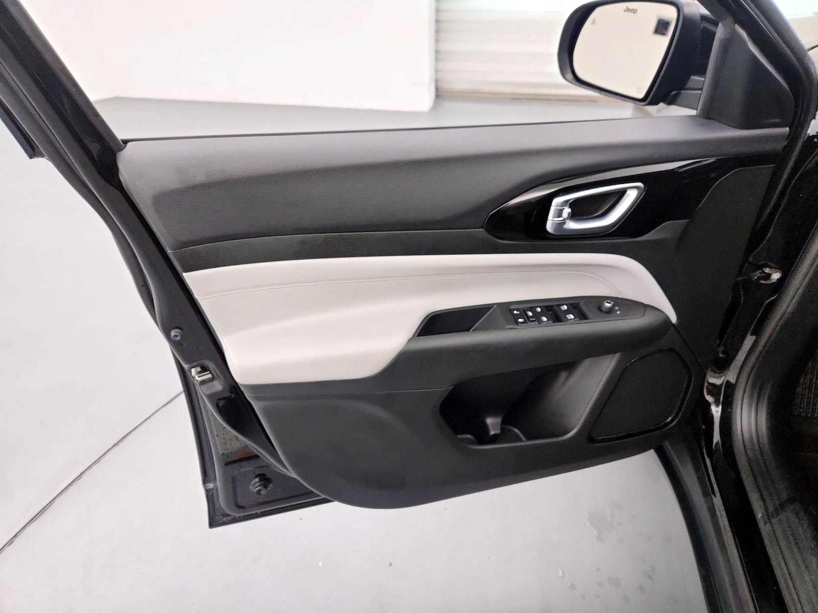 2024 Jeep Compass Limited - Photo 13