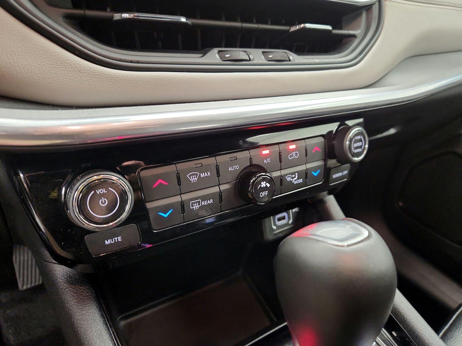 2024 Jeep Compass Limited - Photo 17