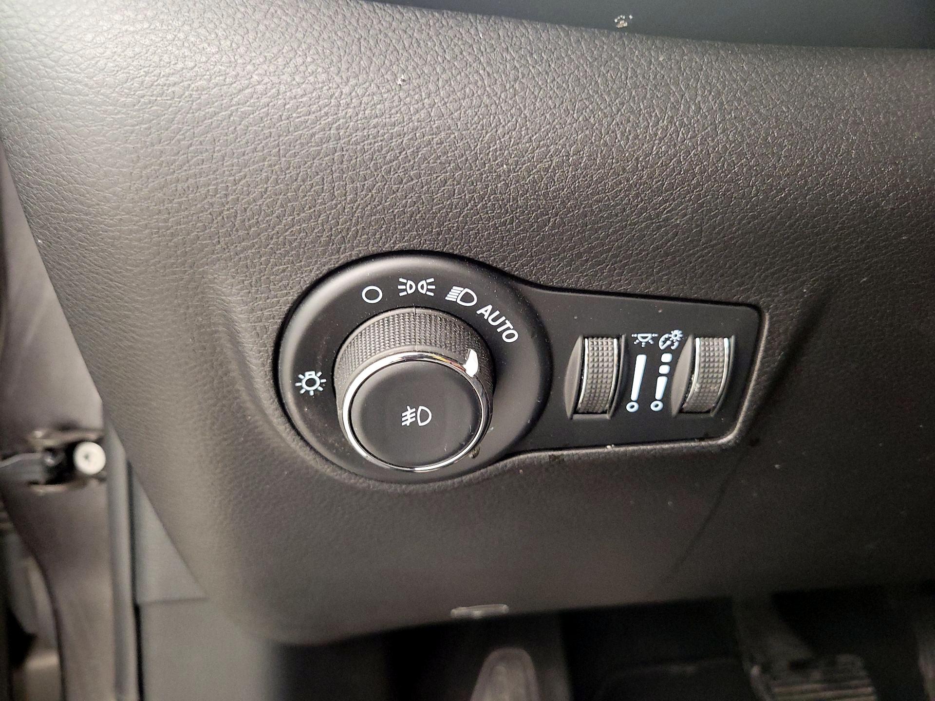 Thumbnail: 2023 Jeep Compass - 13