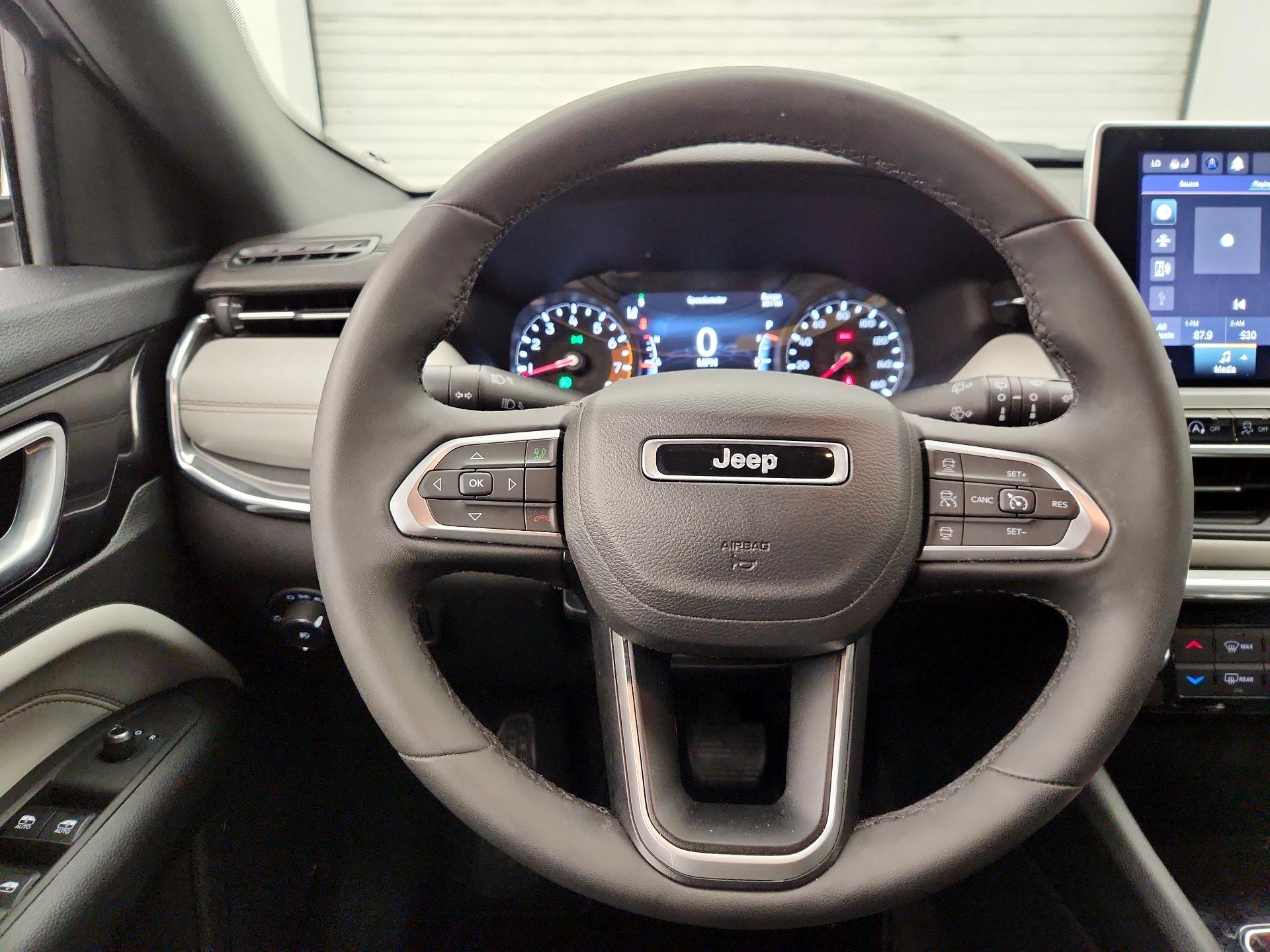 Thumbnail: 2023 Jeep Compass - 10