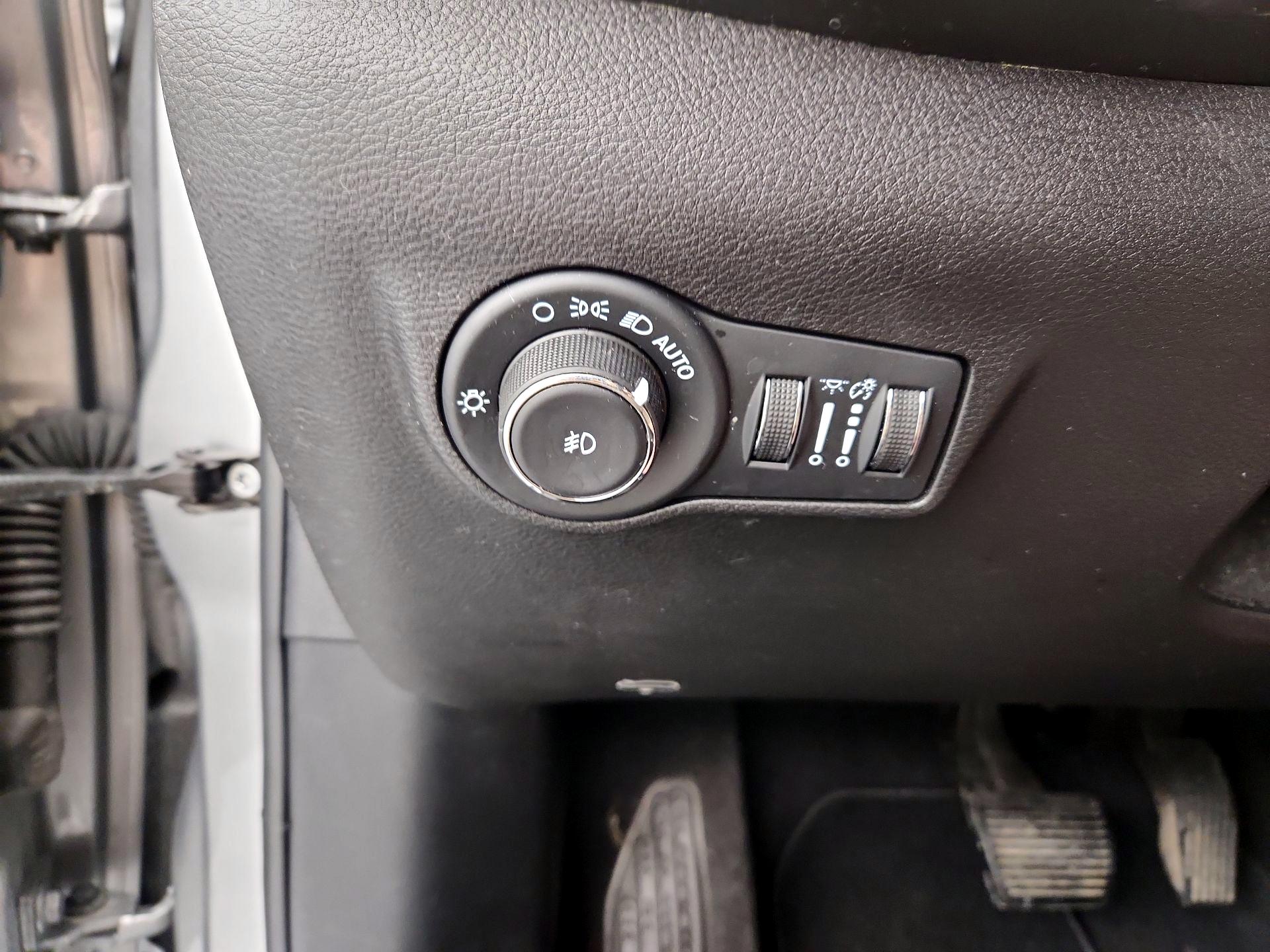 Thumbnail: 2023 Jeep Compass - 13