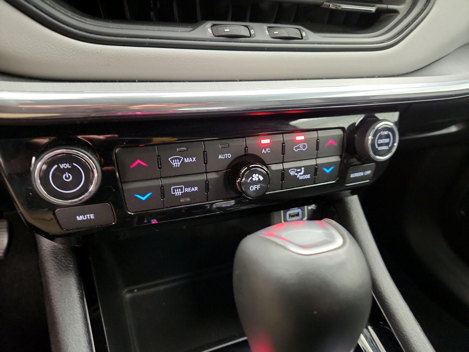 Thumbnail: 2023 Jeep Compass - 16