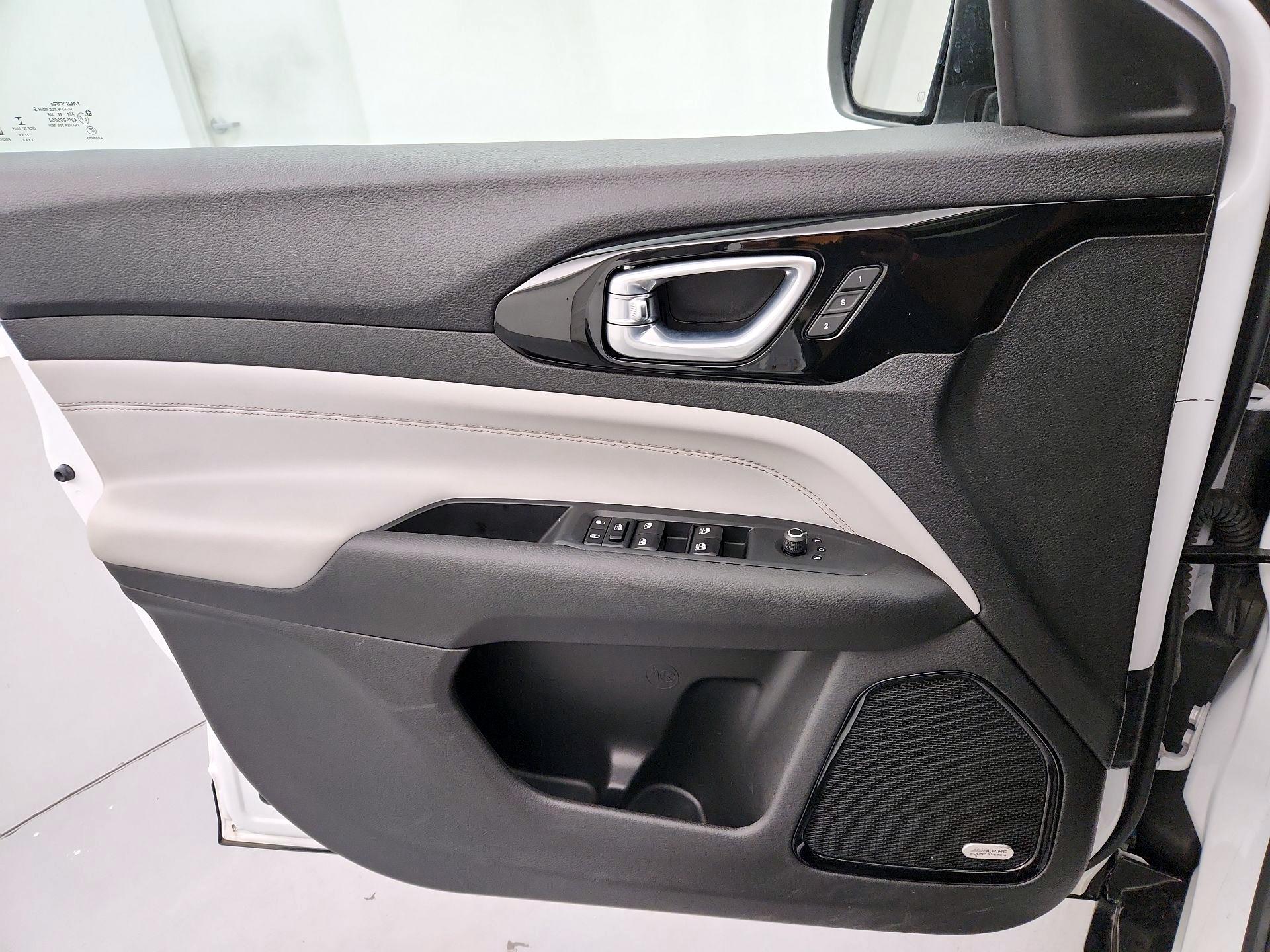 Thumbnail: 2022 Jeep Compass - 12