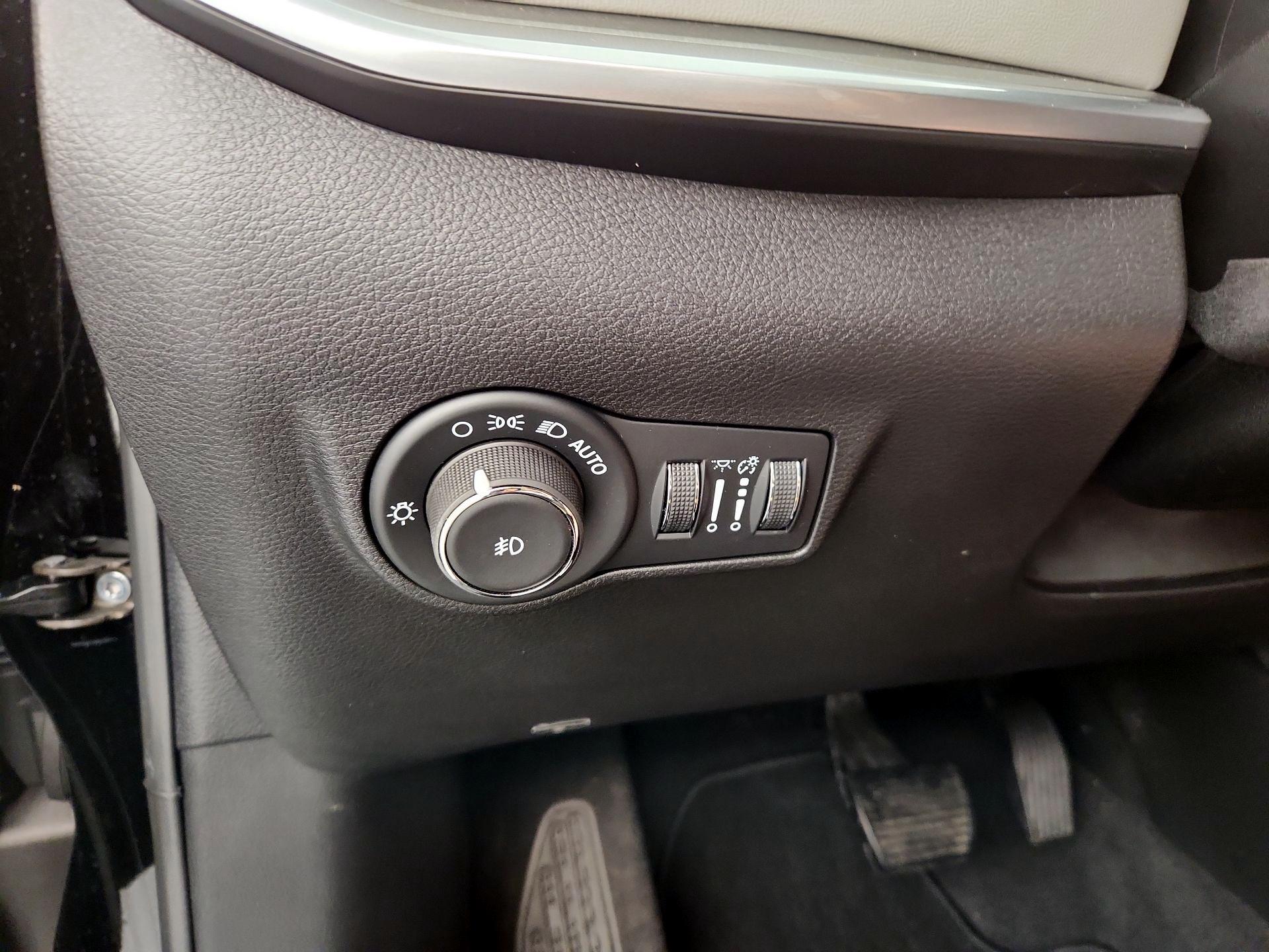 Thumbnail: 2025 Jeep Compass - 13