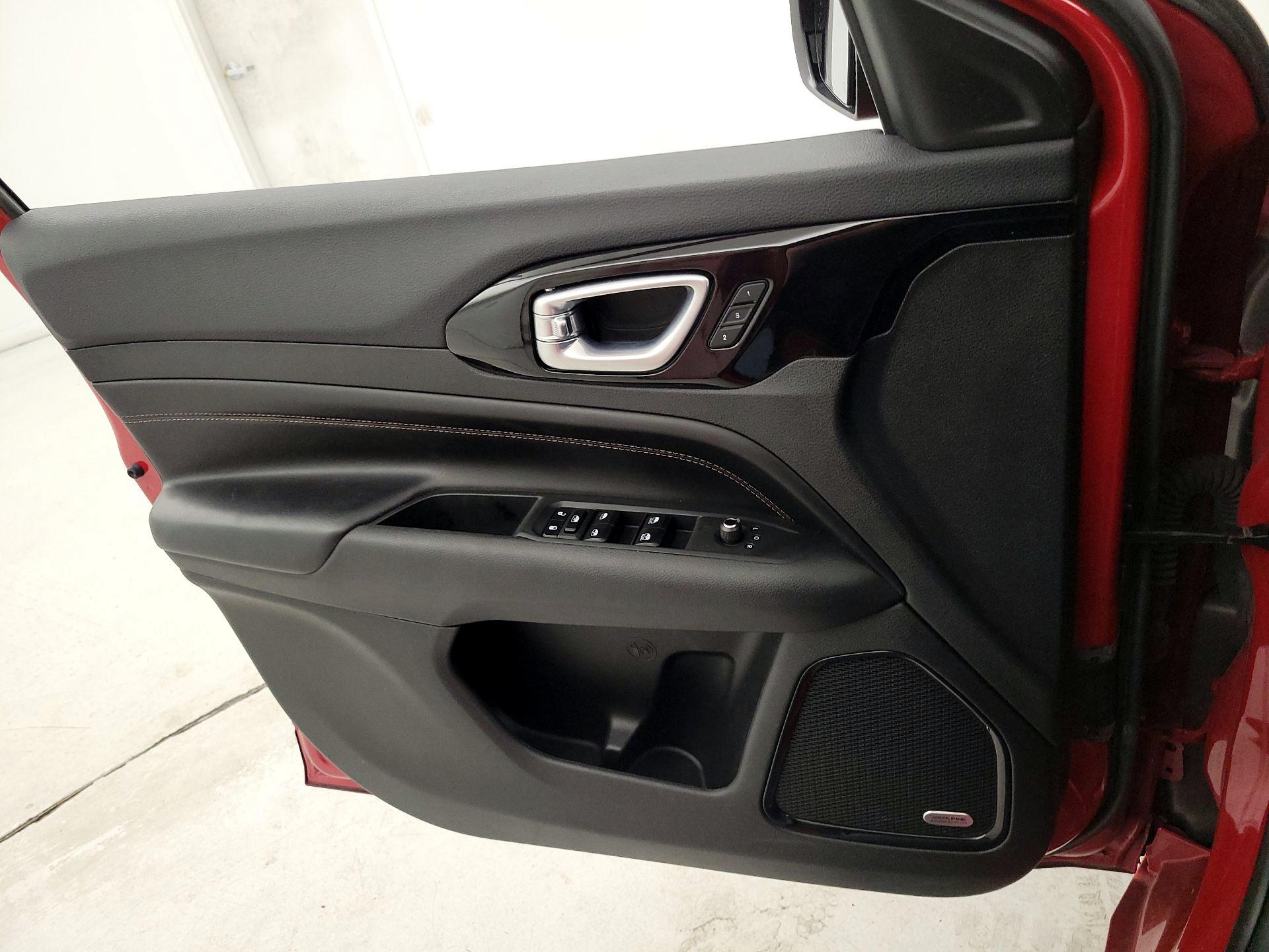 Thumbnail: 2023 Jeep Compass - 12