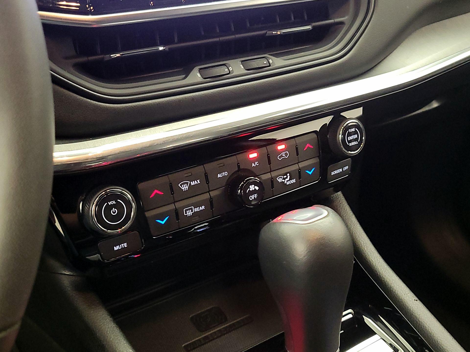 Thumbnail: 2023 Jeep Compass - 16