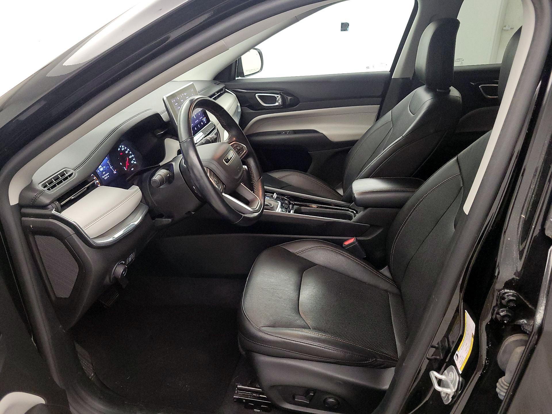 Thumbnail: 2022 Jeep Compass - 11