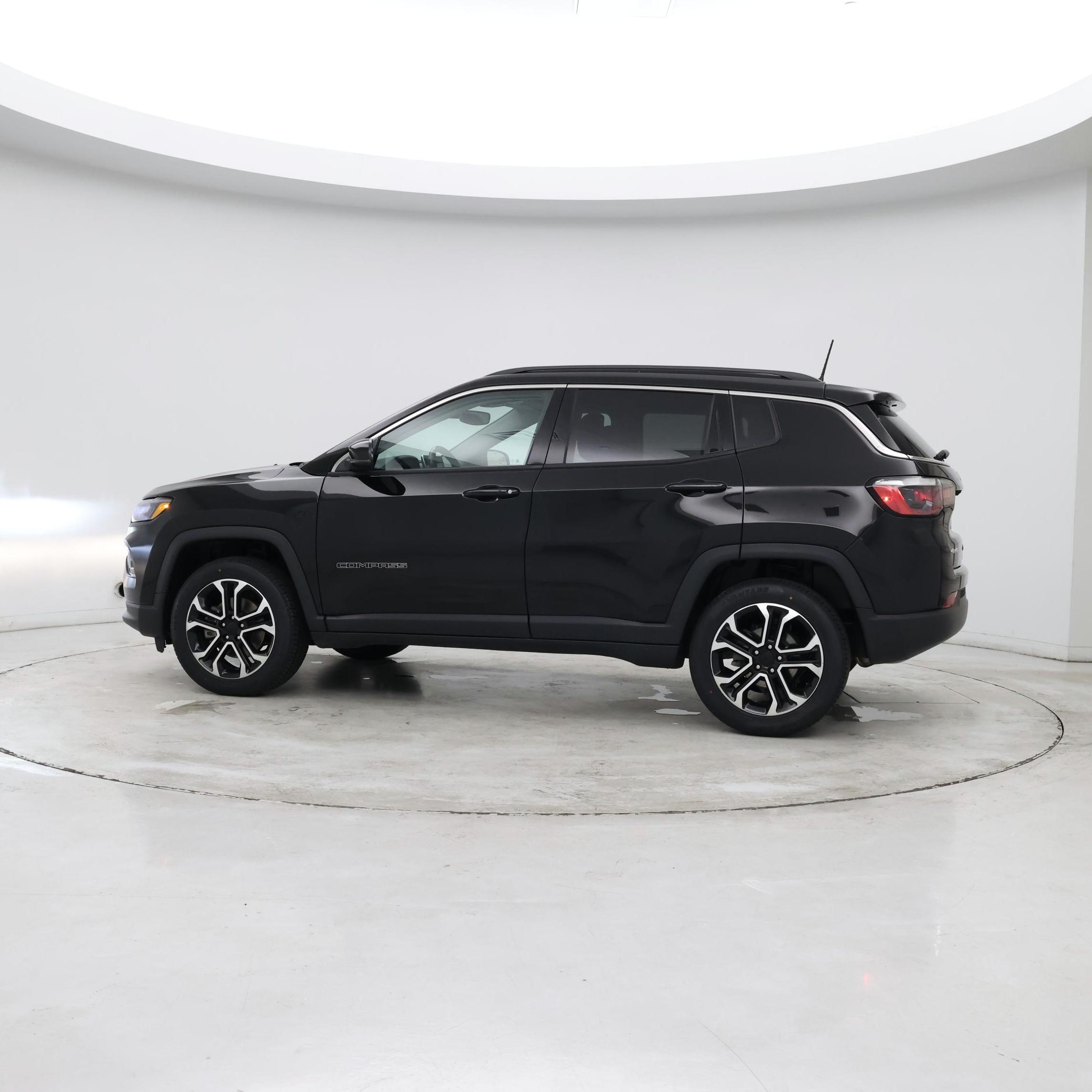 Thumbnail: 2022 Jeep Compass - 3