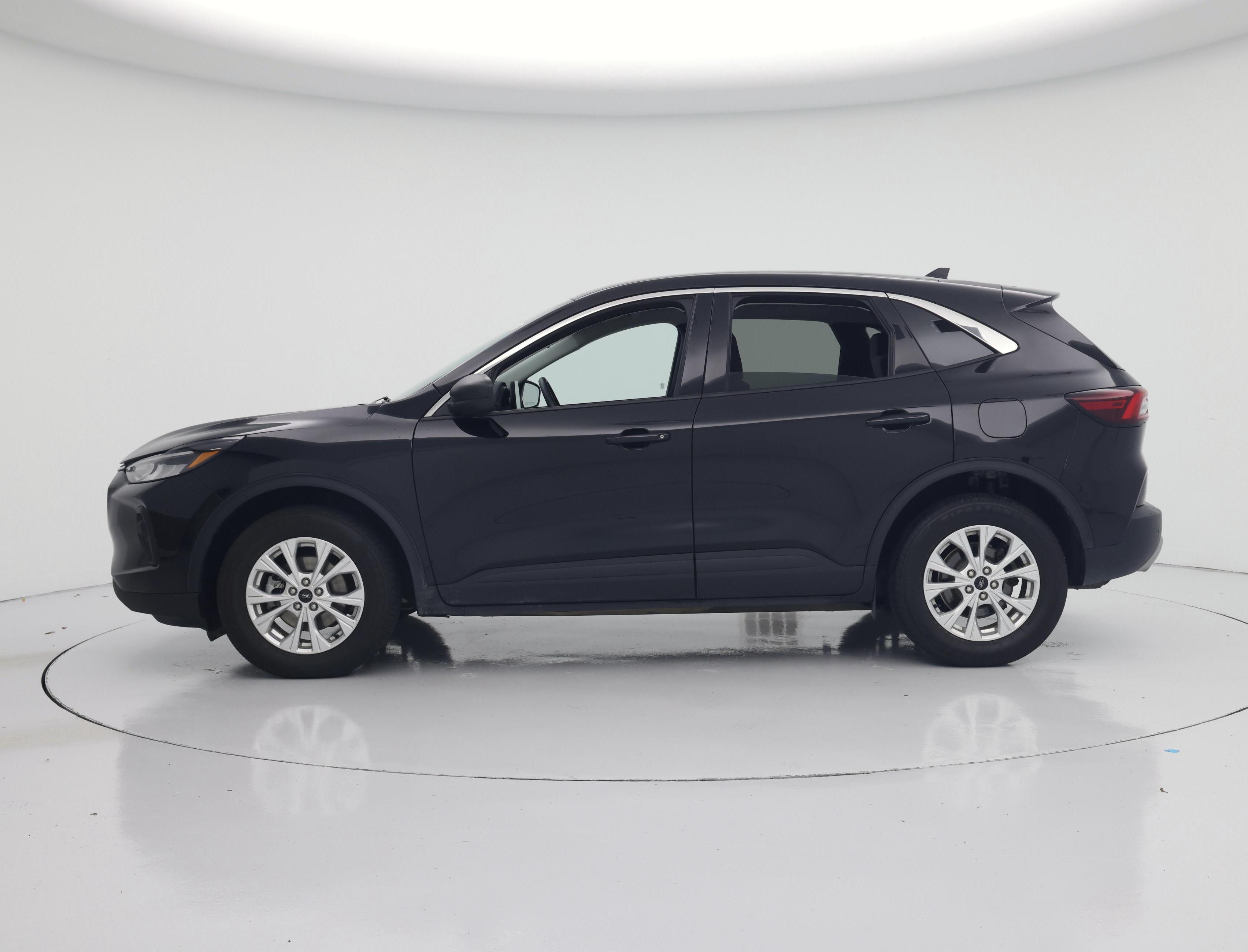 Thumbnail: 2023 Ford Escape - 3
