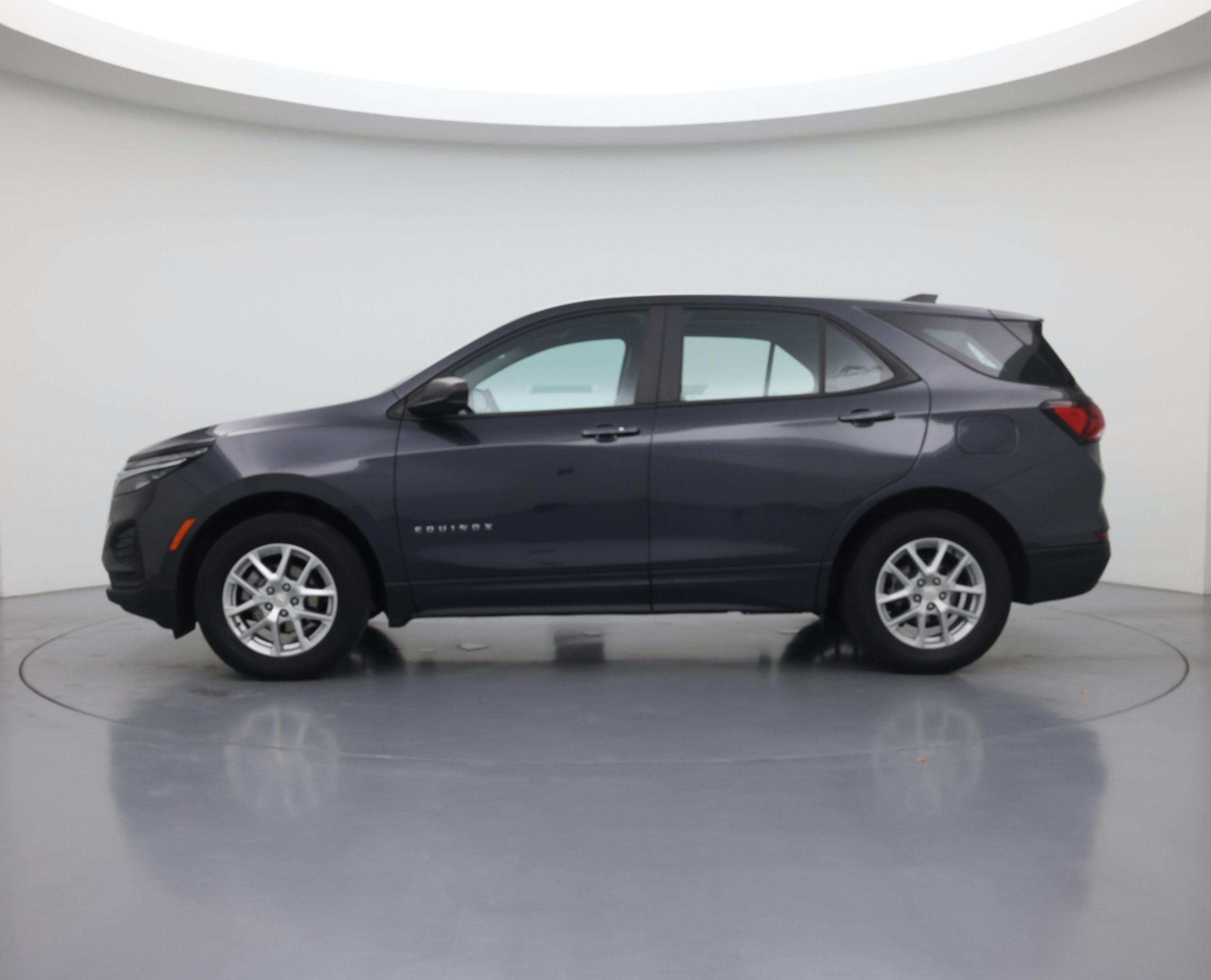 Thumbnail: 2022 Chevrolet Equinox - 3