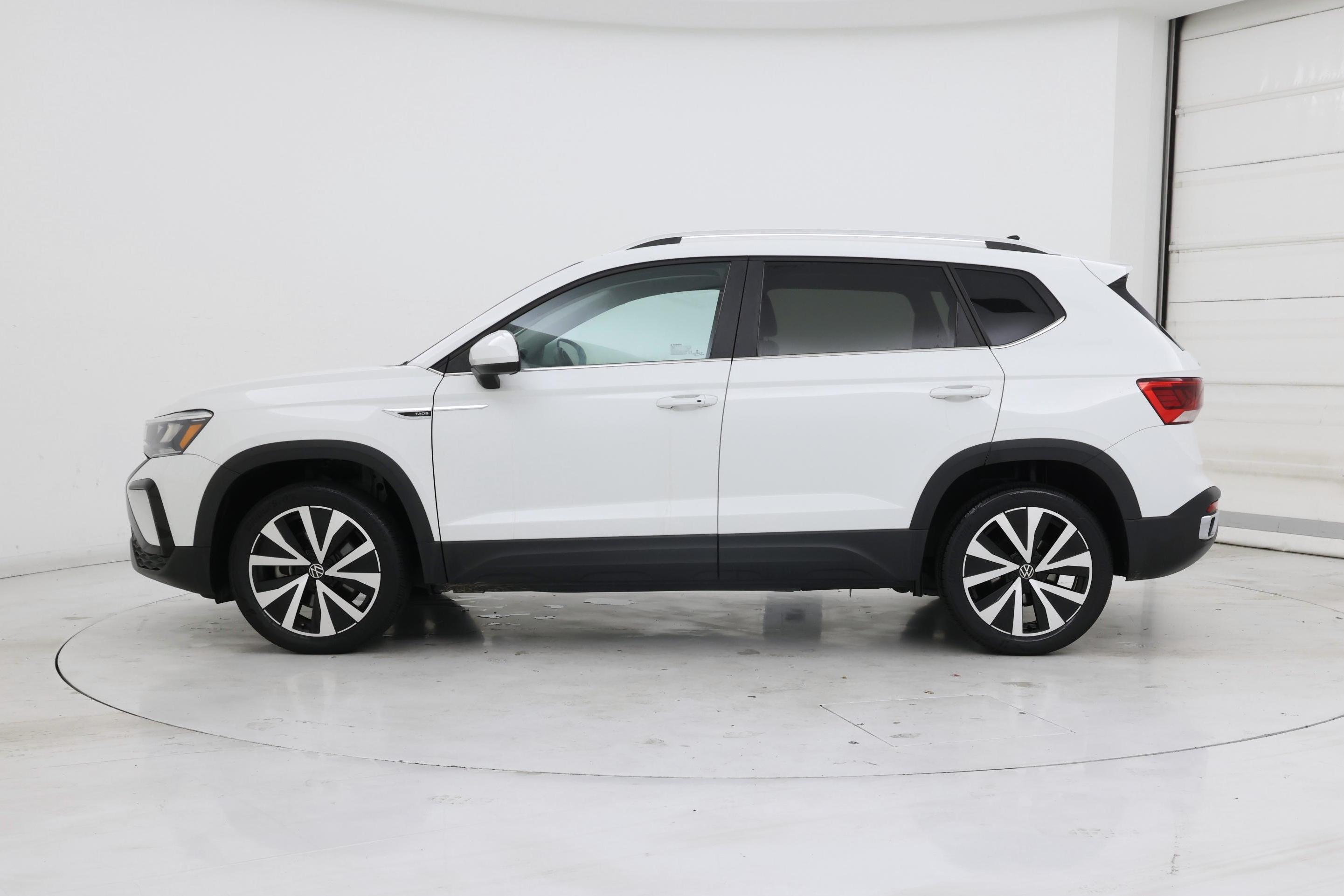 Thumbnail: 2022 Volkswagen Taos - 3