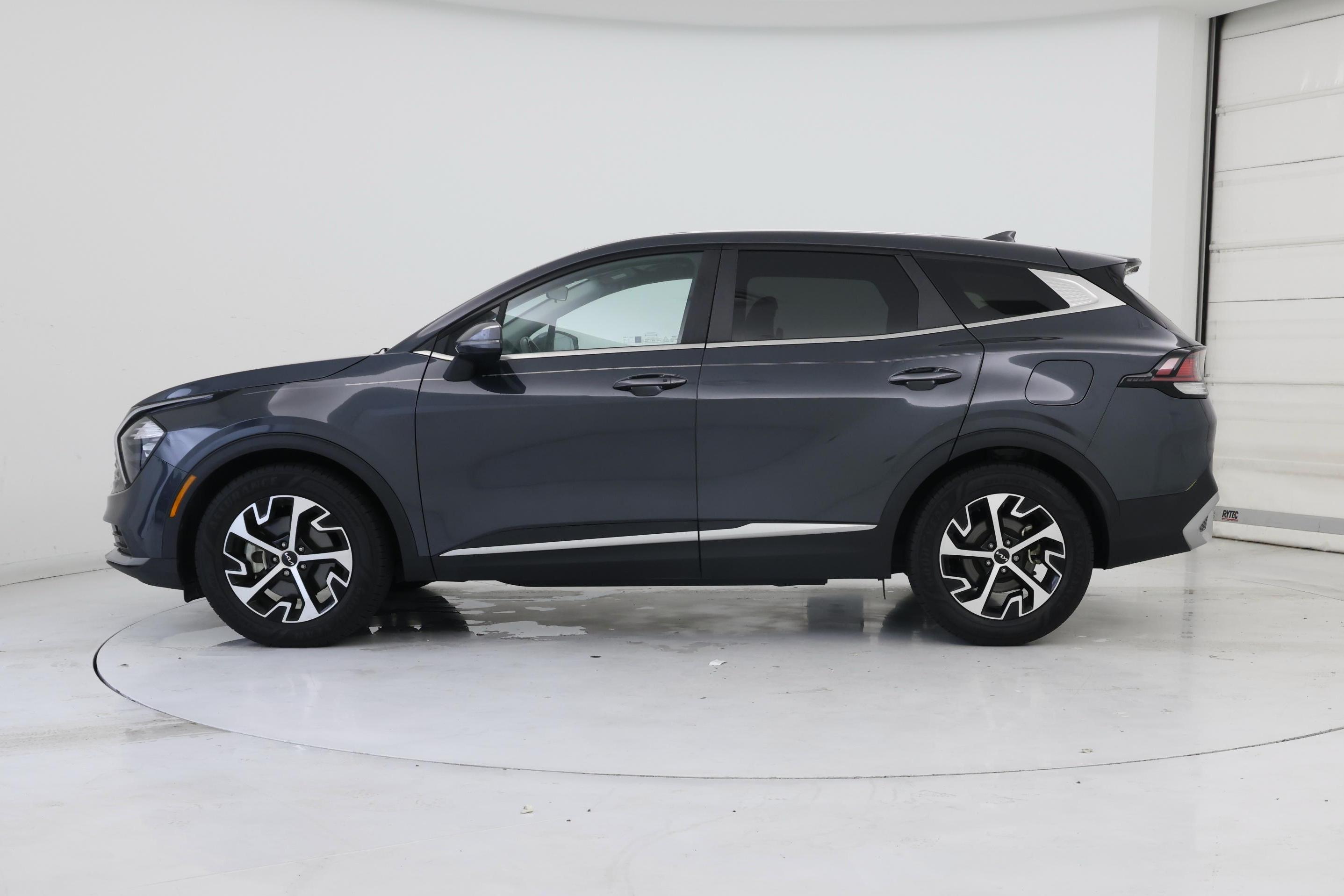 Thumbnail: 2023 Kia Sportage - 3