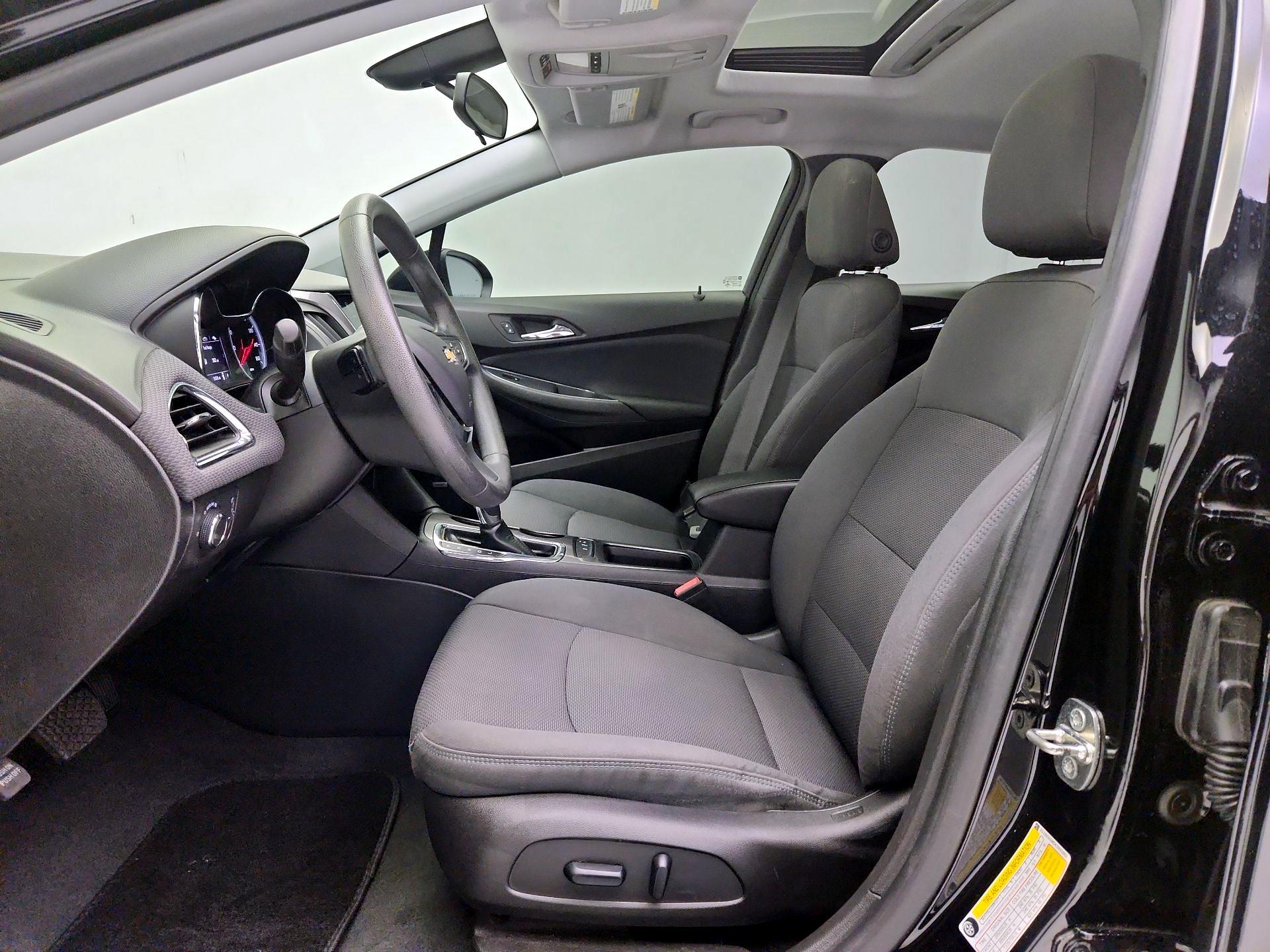 Thumbnail: 2019 Chevrolet Cruze - 11