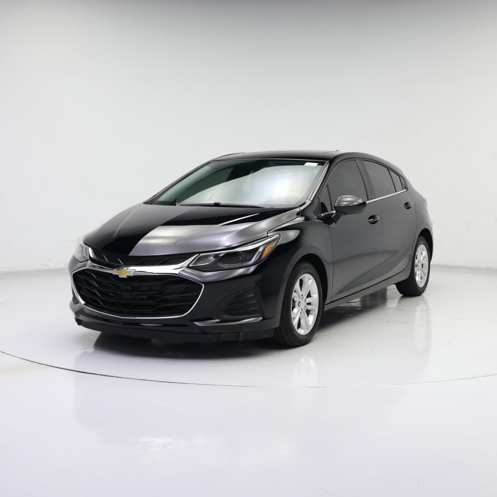 Thumbnail: 2019 Chevrolet Cruze - 4