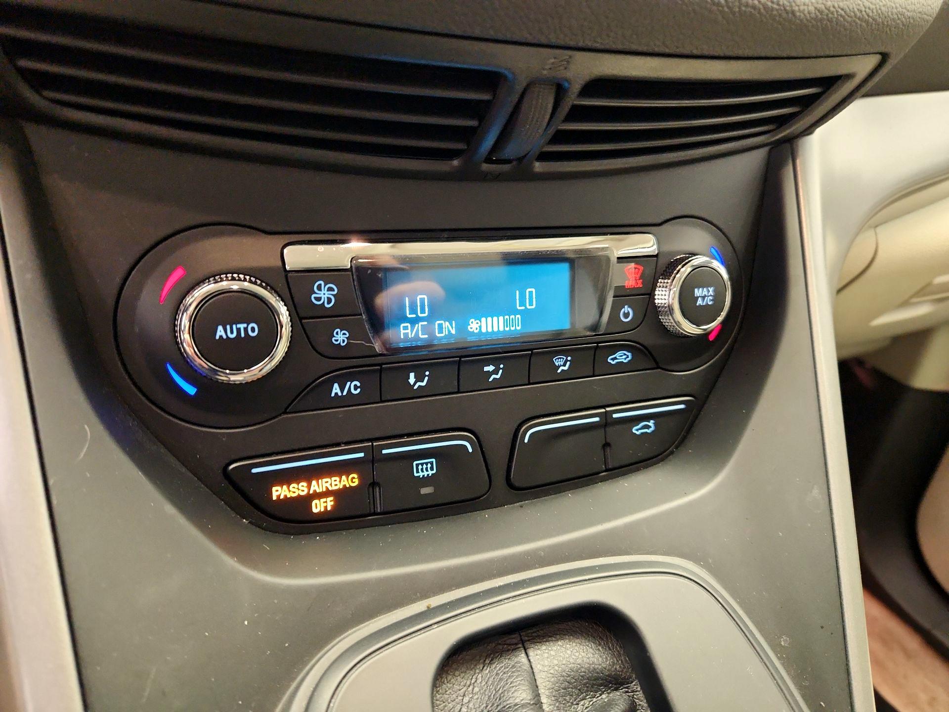 Thumbnail: 2015 Ford Escape - 16