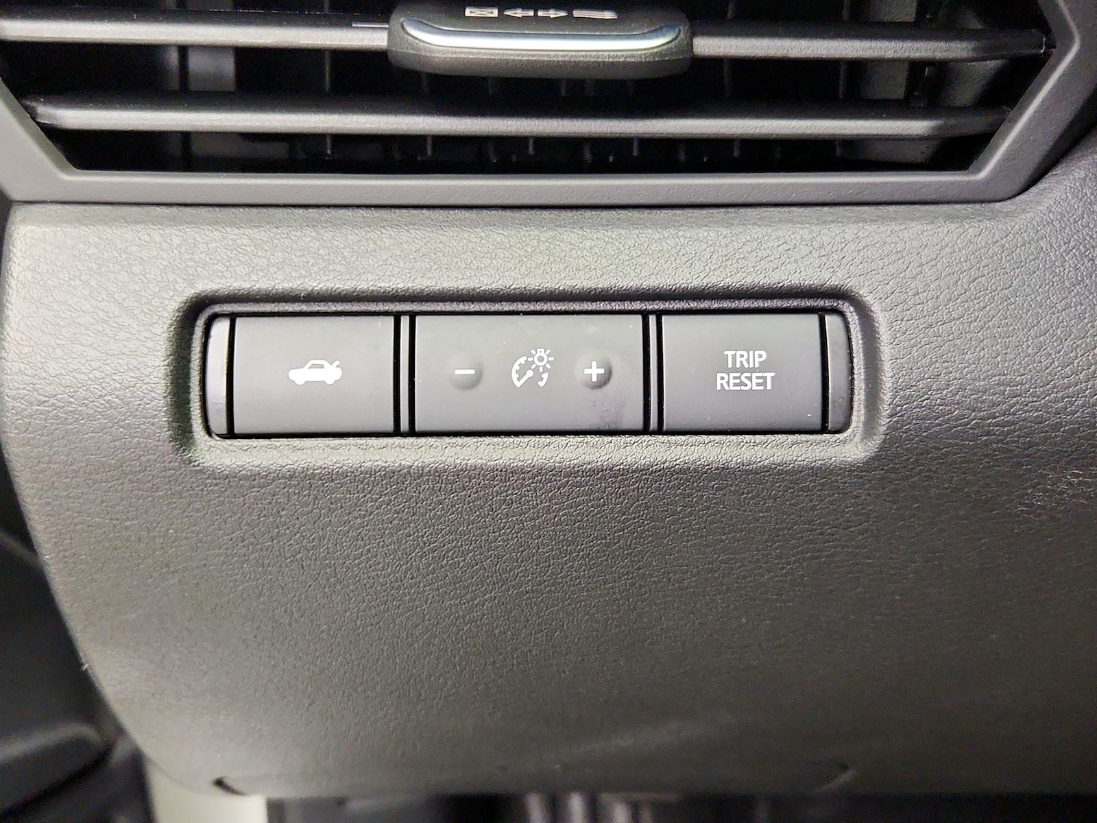 2025 Nissan Altima SV - Photo 14