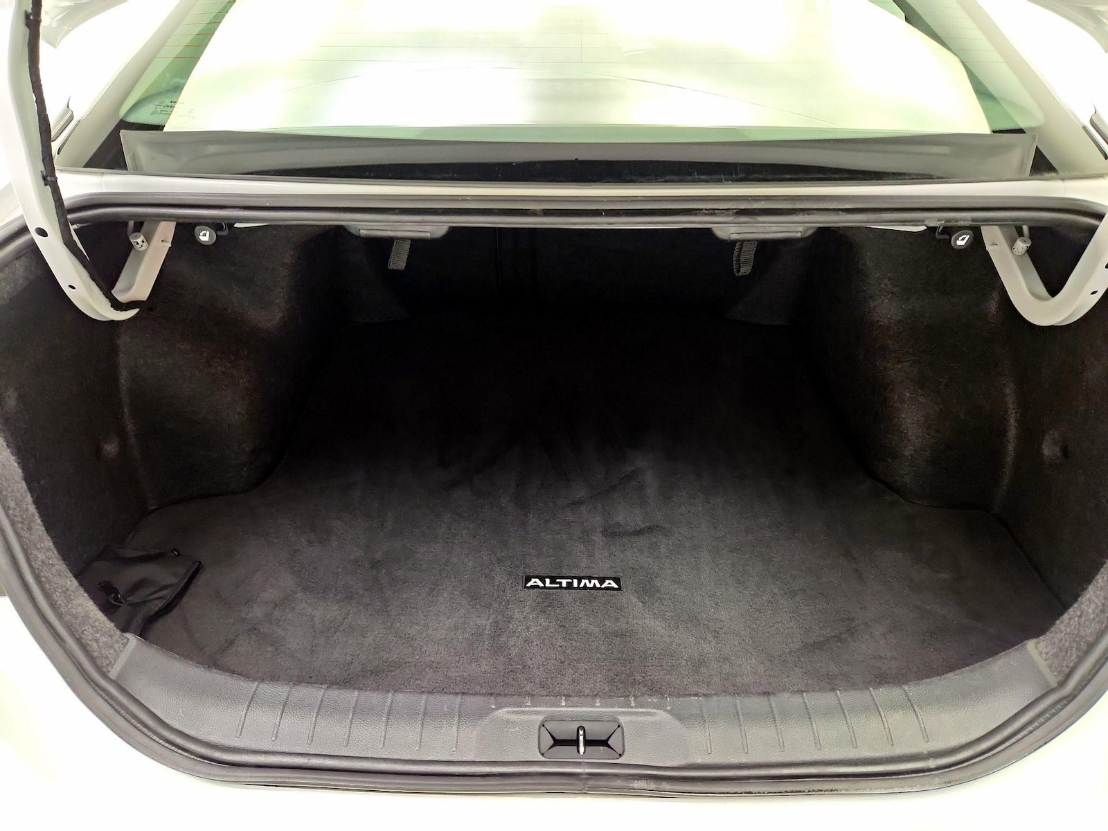 2025 Nissan Altima SV - Photo 21