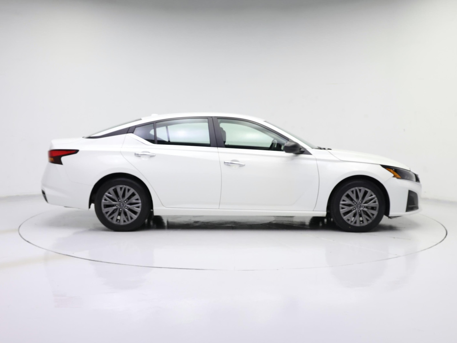 2025 Nissan Altima SV - Photo 8