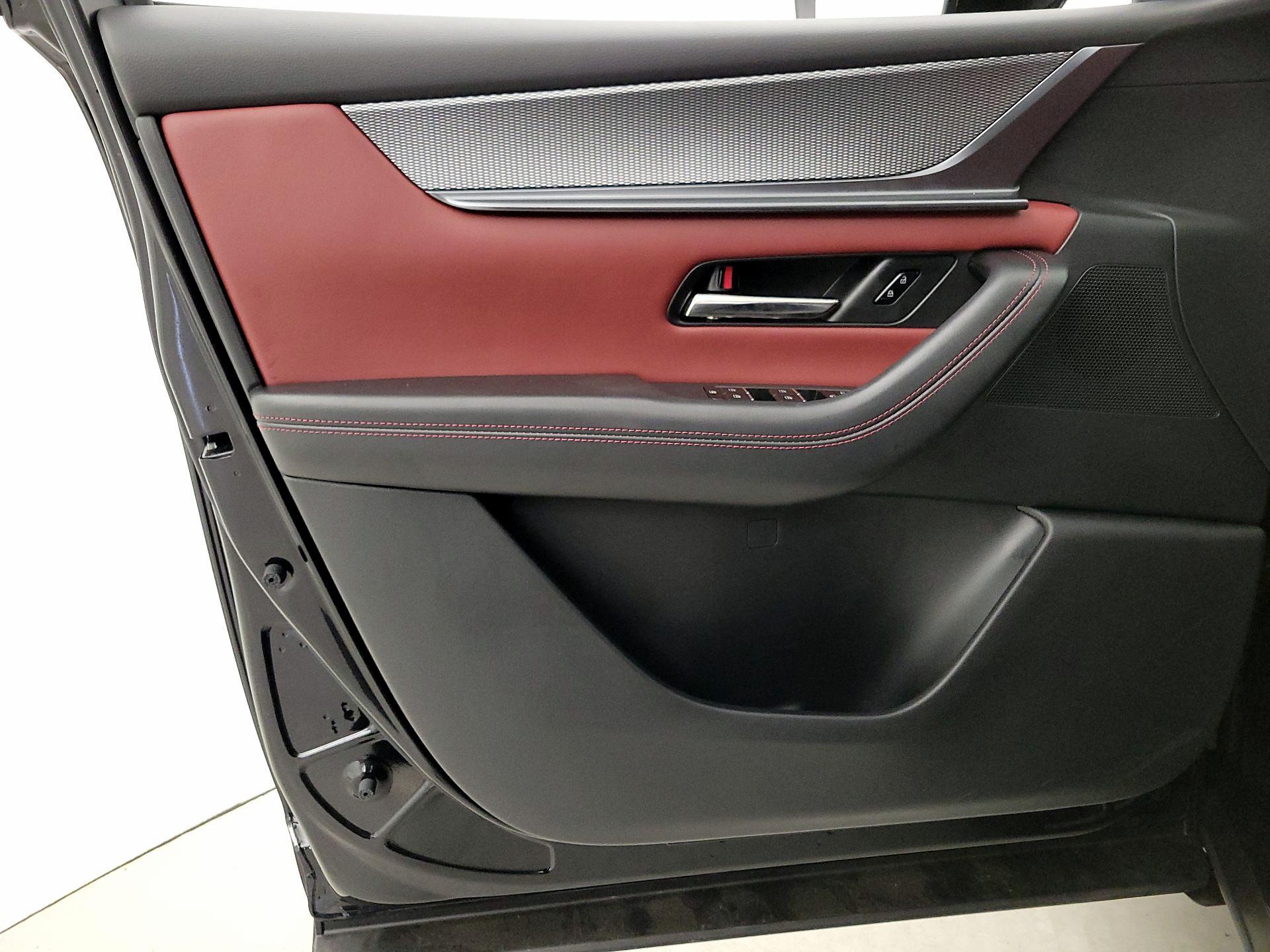 Thumbnail: 2025 Mazda CX-70 - 12