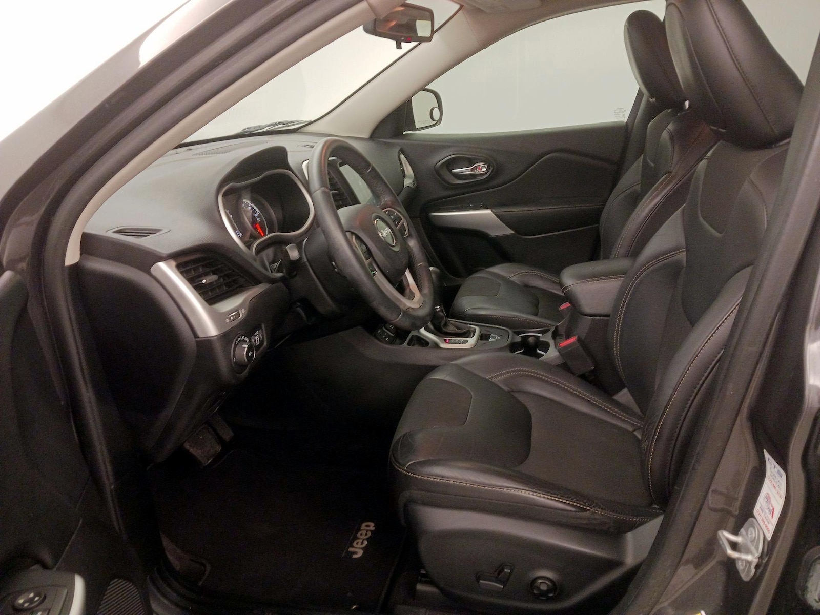 2018 Jeep Cherokee Latitude Plus - Photo 12