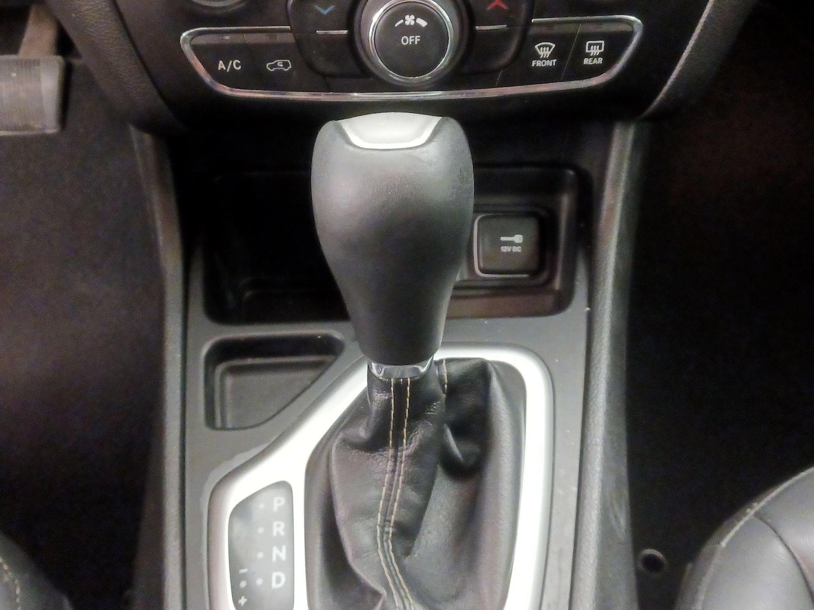 2018 Jeep Cherokee Latitude Plus - Photo 18