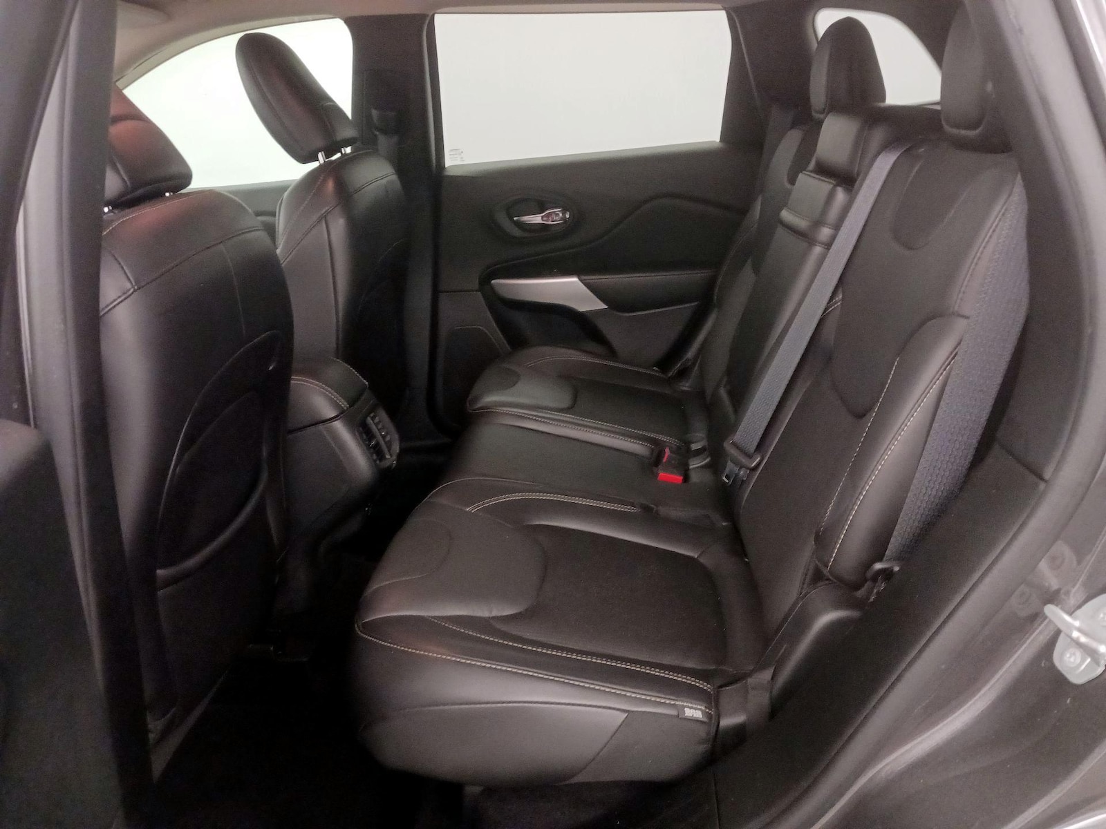 2018 Jeep Cherokee Latitude Plus - Photo 20