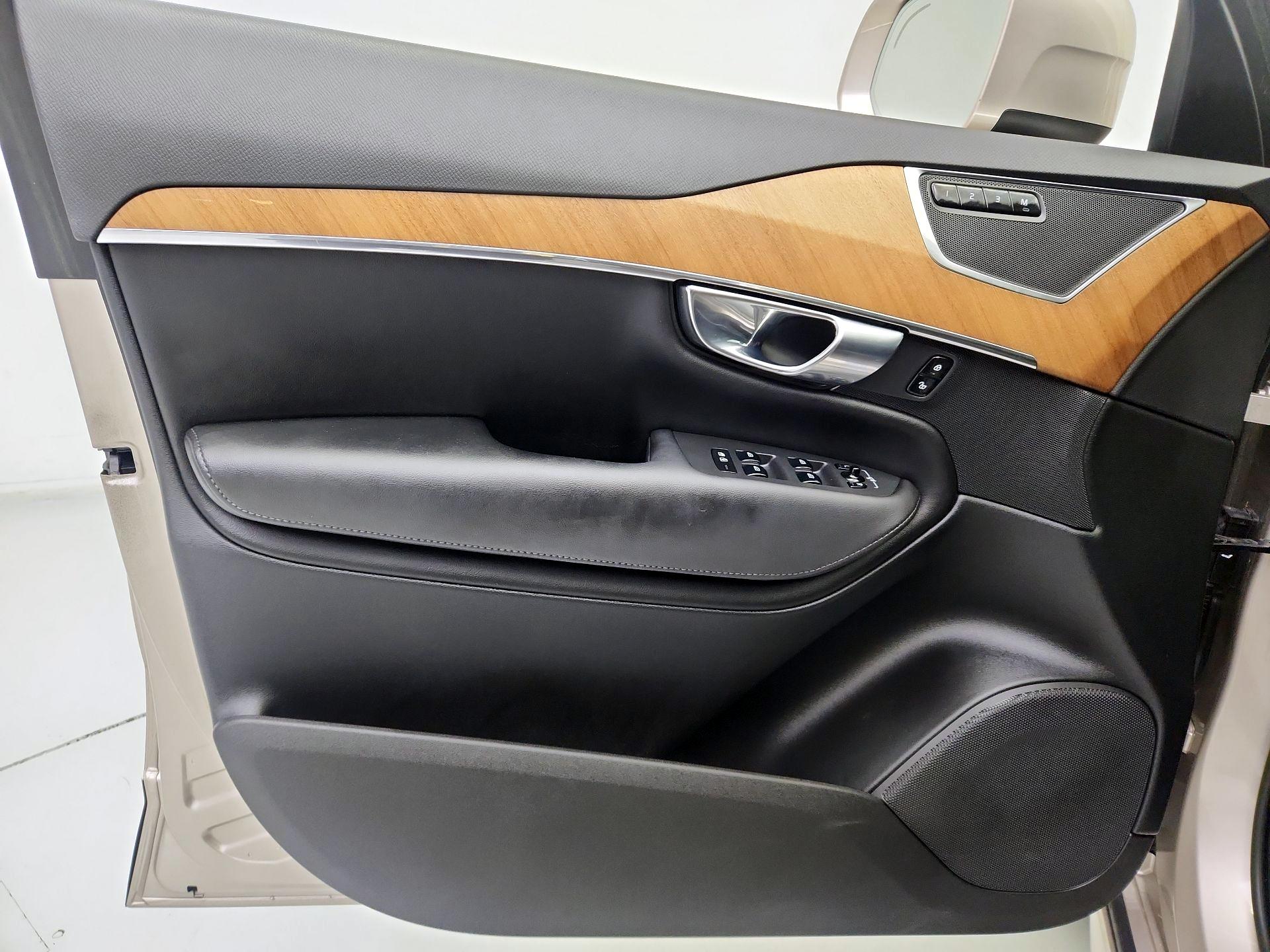 Thumbnail: 2023 Volvo XC90 - 12