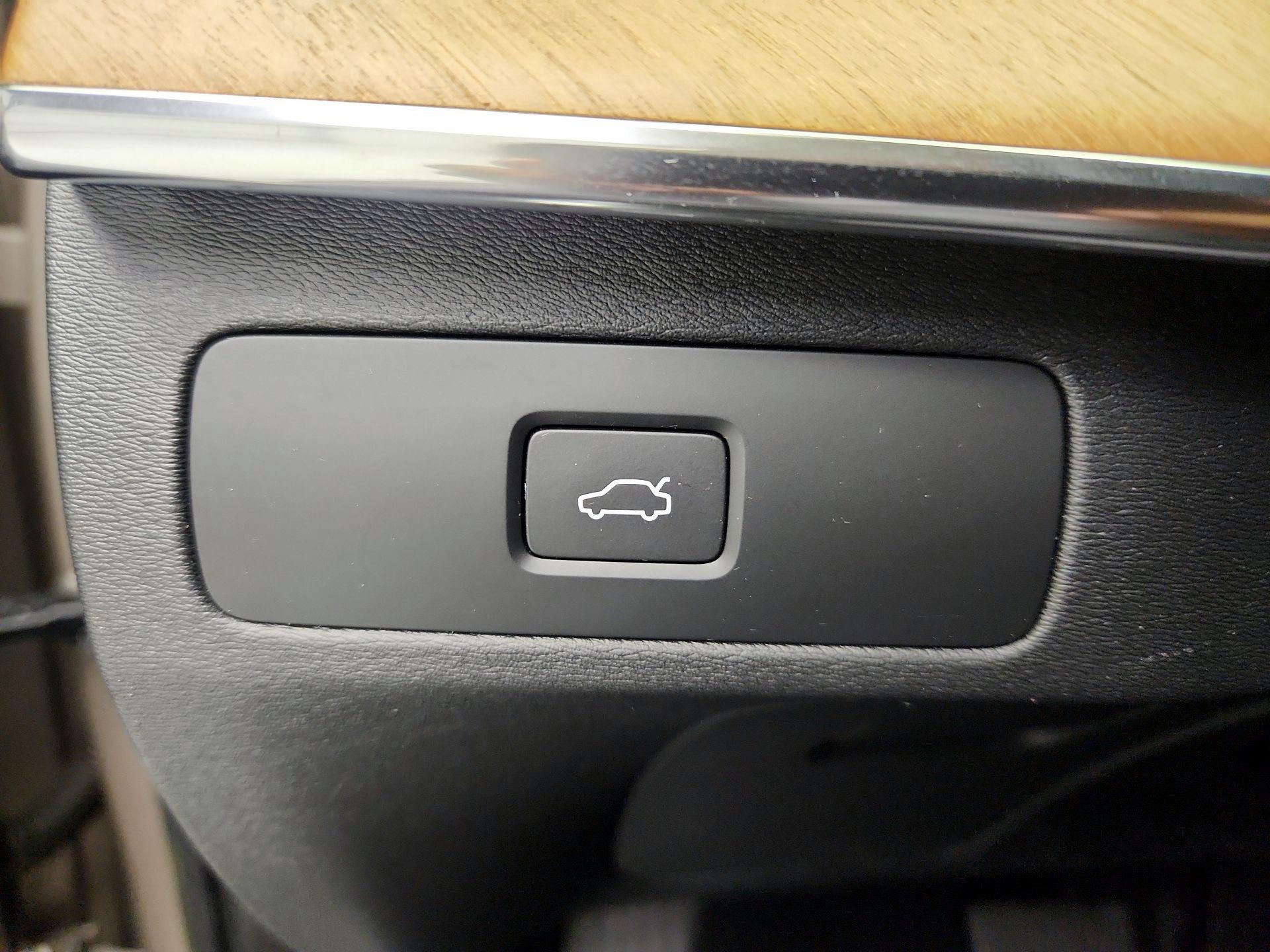 Thumbnail: 2023 Volvo XC90 - 13