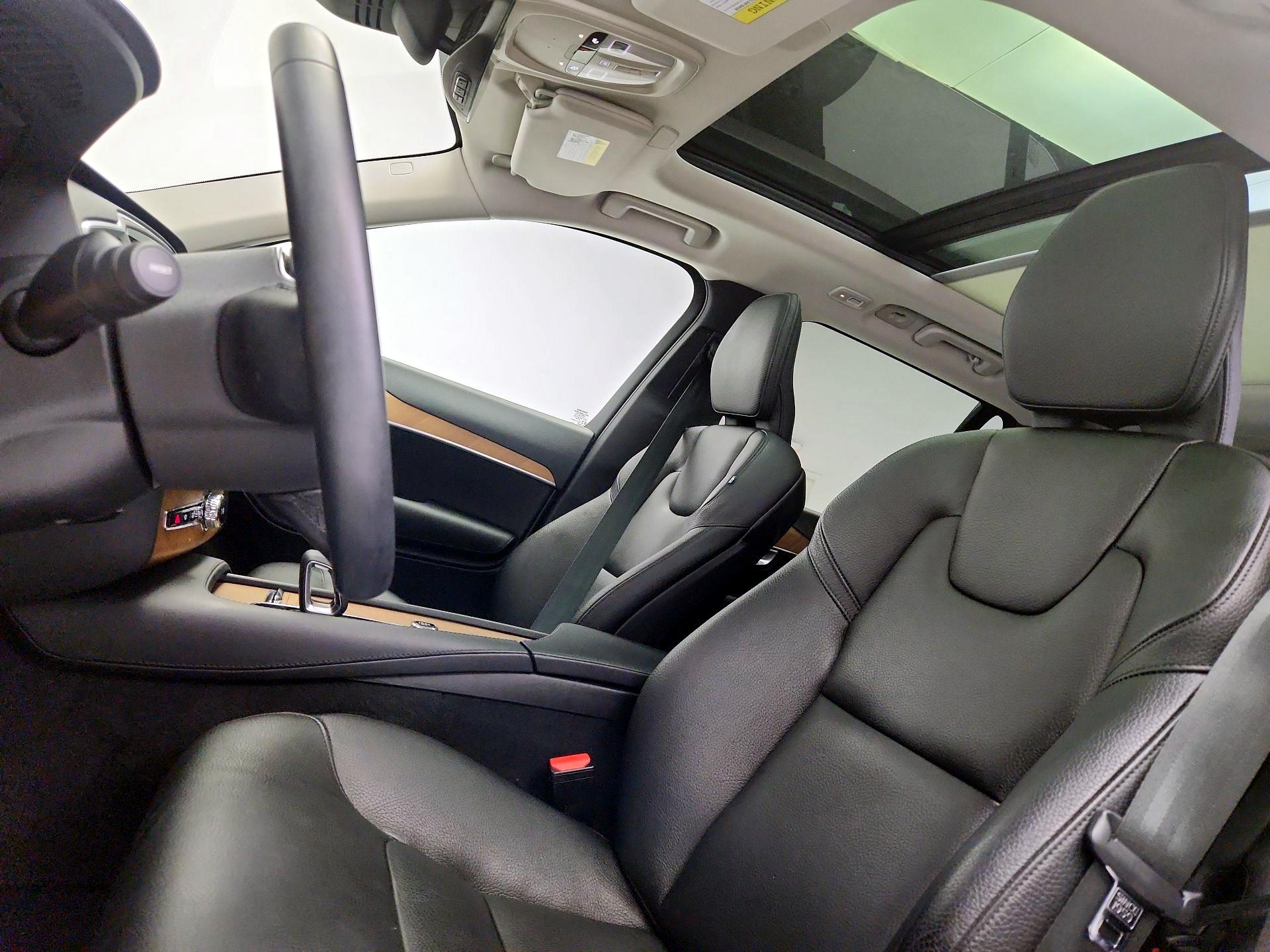 Thumbnail: 2023 Volvo XC90 - 20