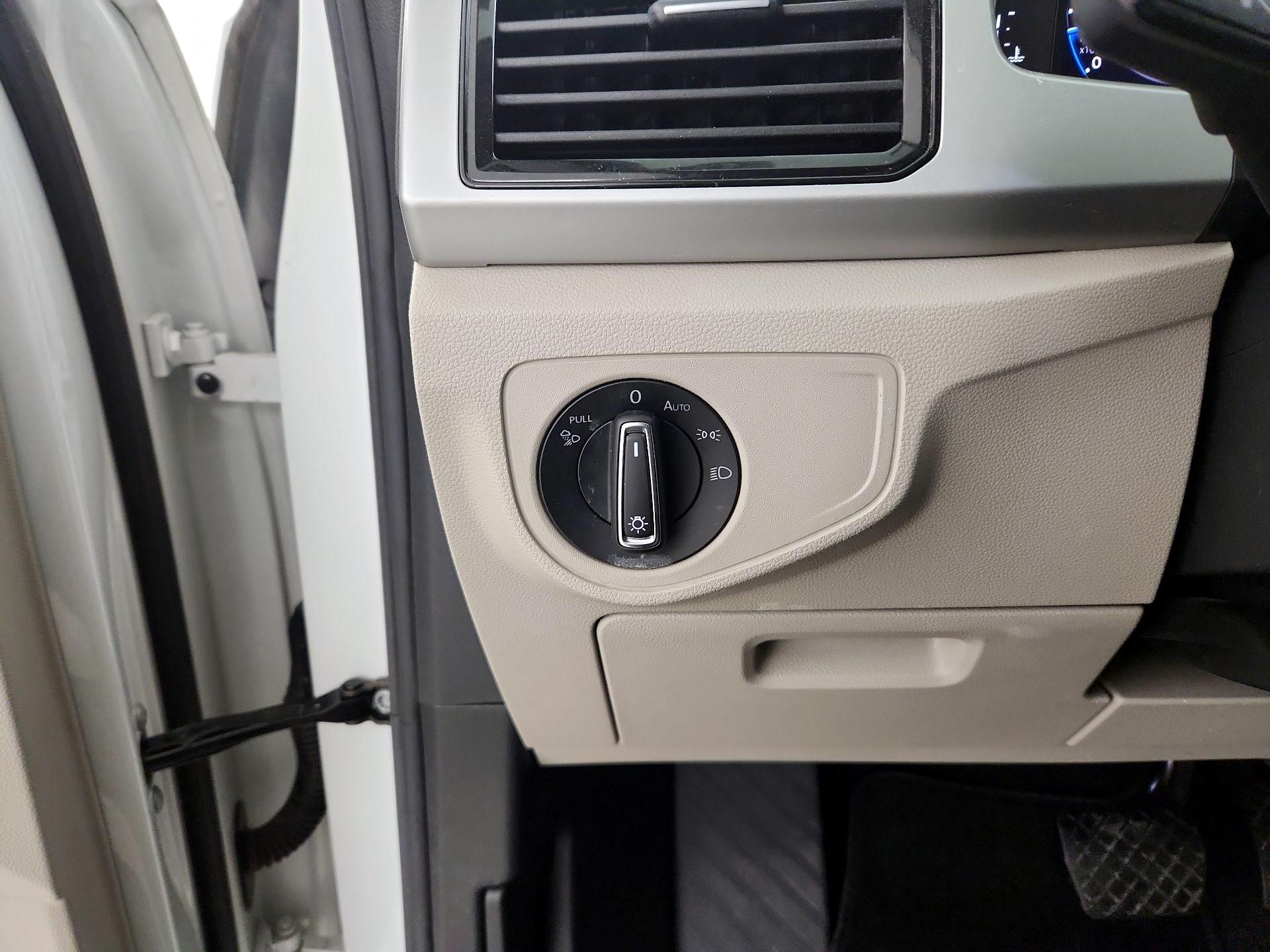 Thumbnail: 2023 Volkswagen Atlas - 13