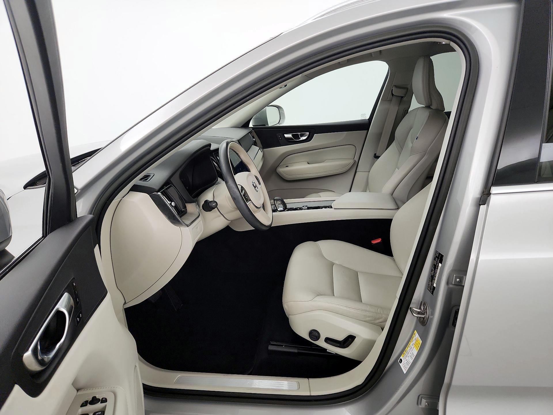 Thumbnail: 2023 Volvo XC60 - 11