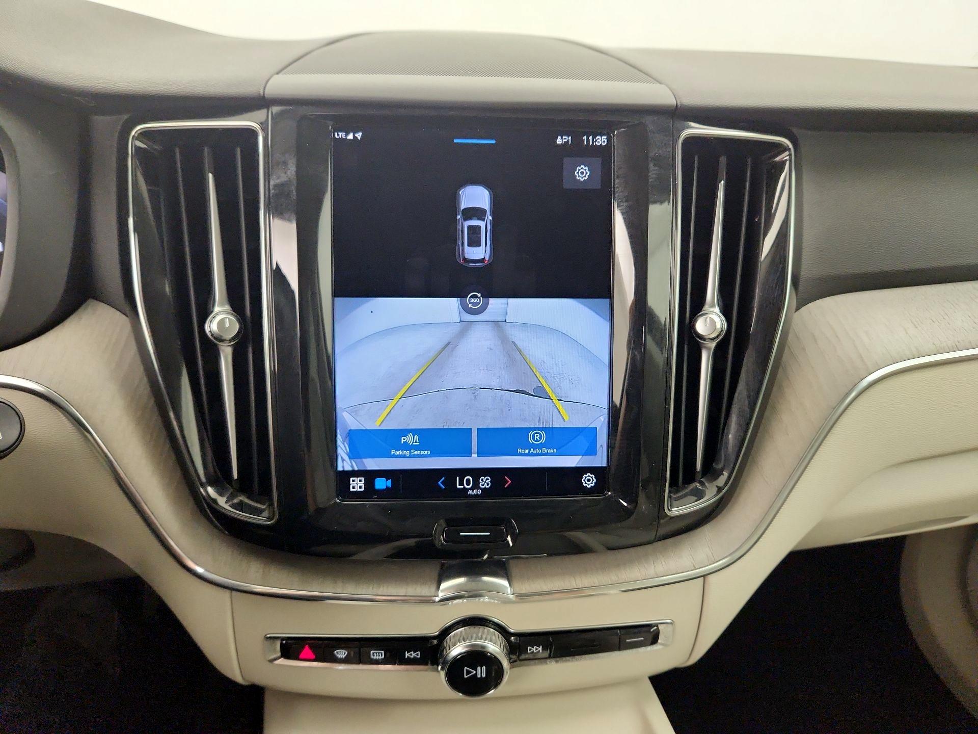 Thumbnail: 2023 Volvo XC60 - 15