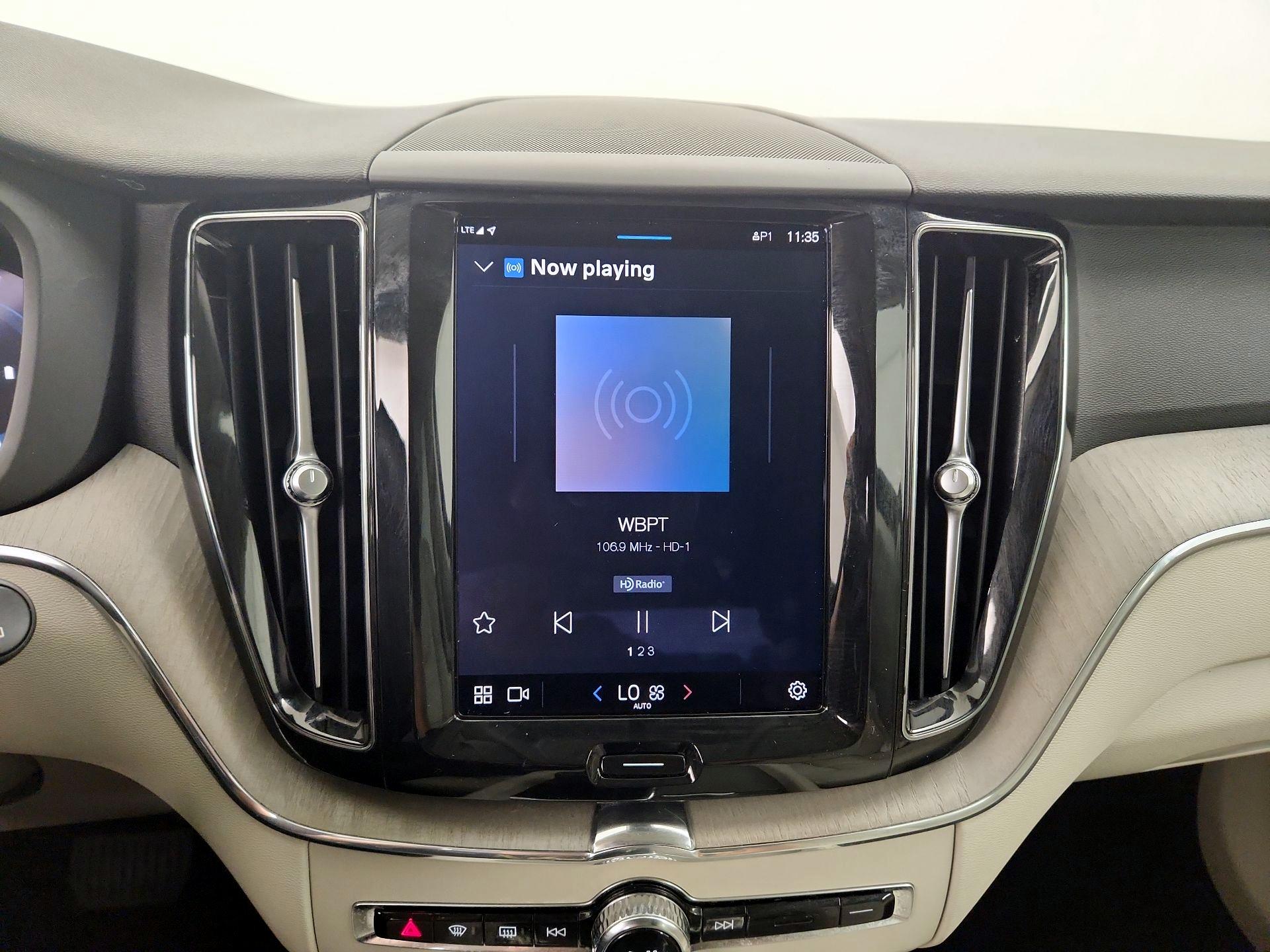 Thumbnail: 2023 Volvo XC60 - 16