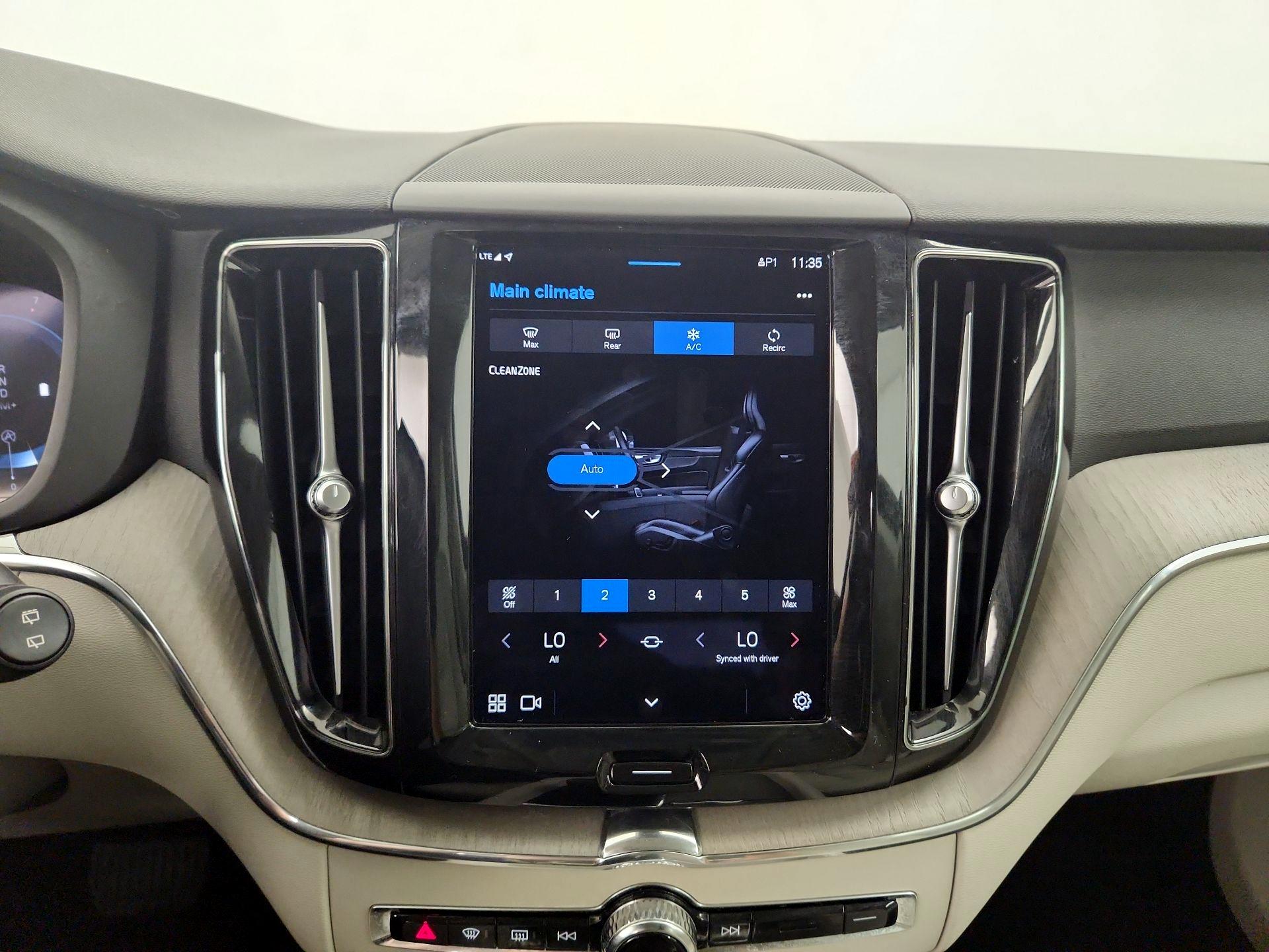 Thumbnail: 2023 Volvo XC60 - 17