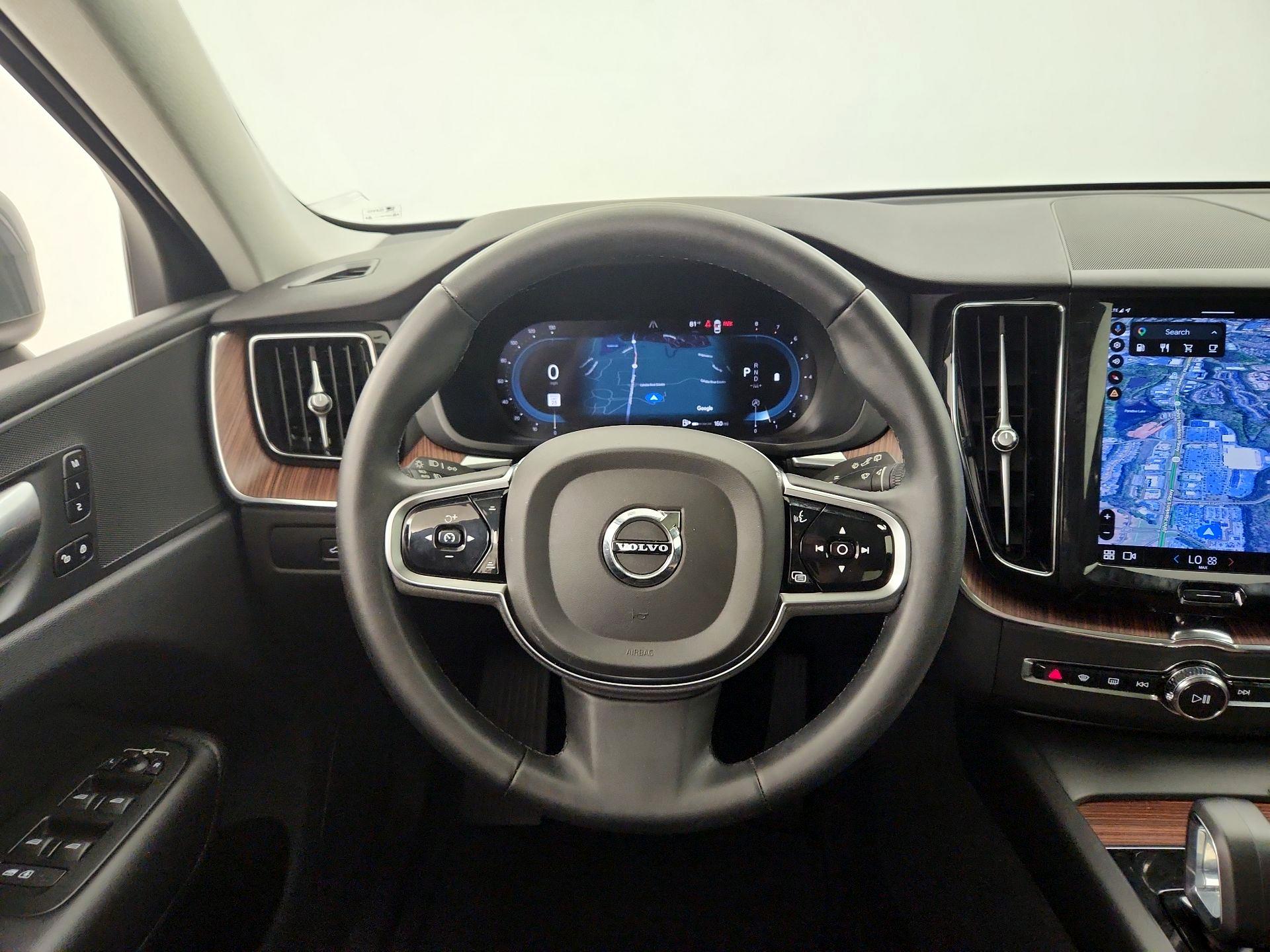 Thumbnail: 2023 Volvo XC60 - 10