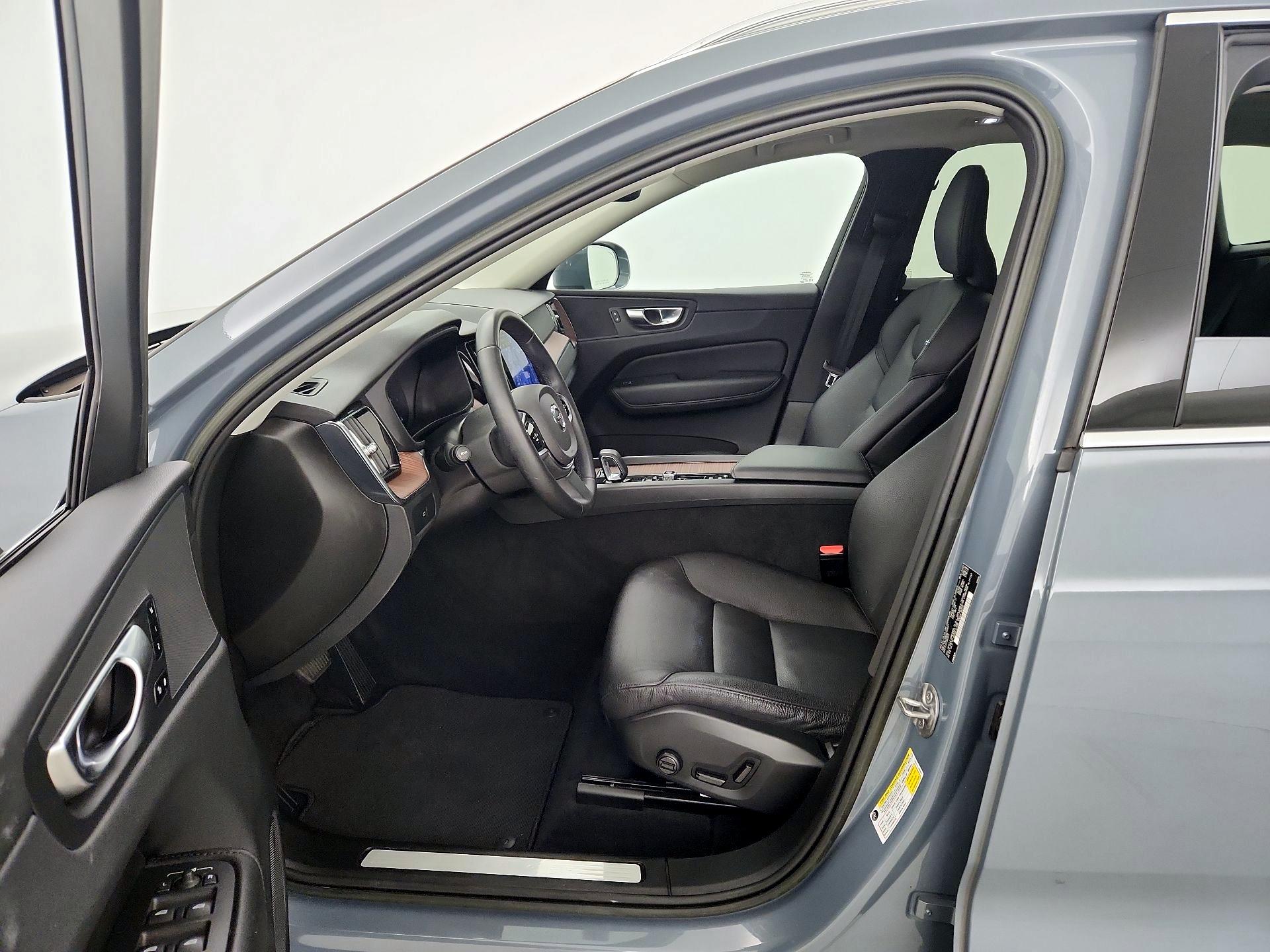 Thumbnail: 2023 Volvo XC60 - 11