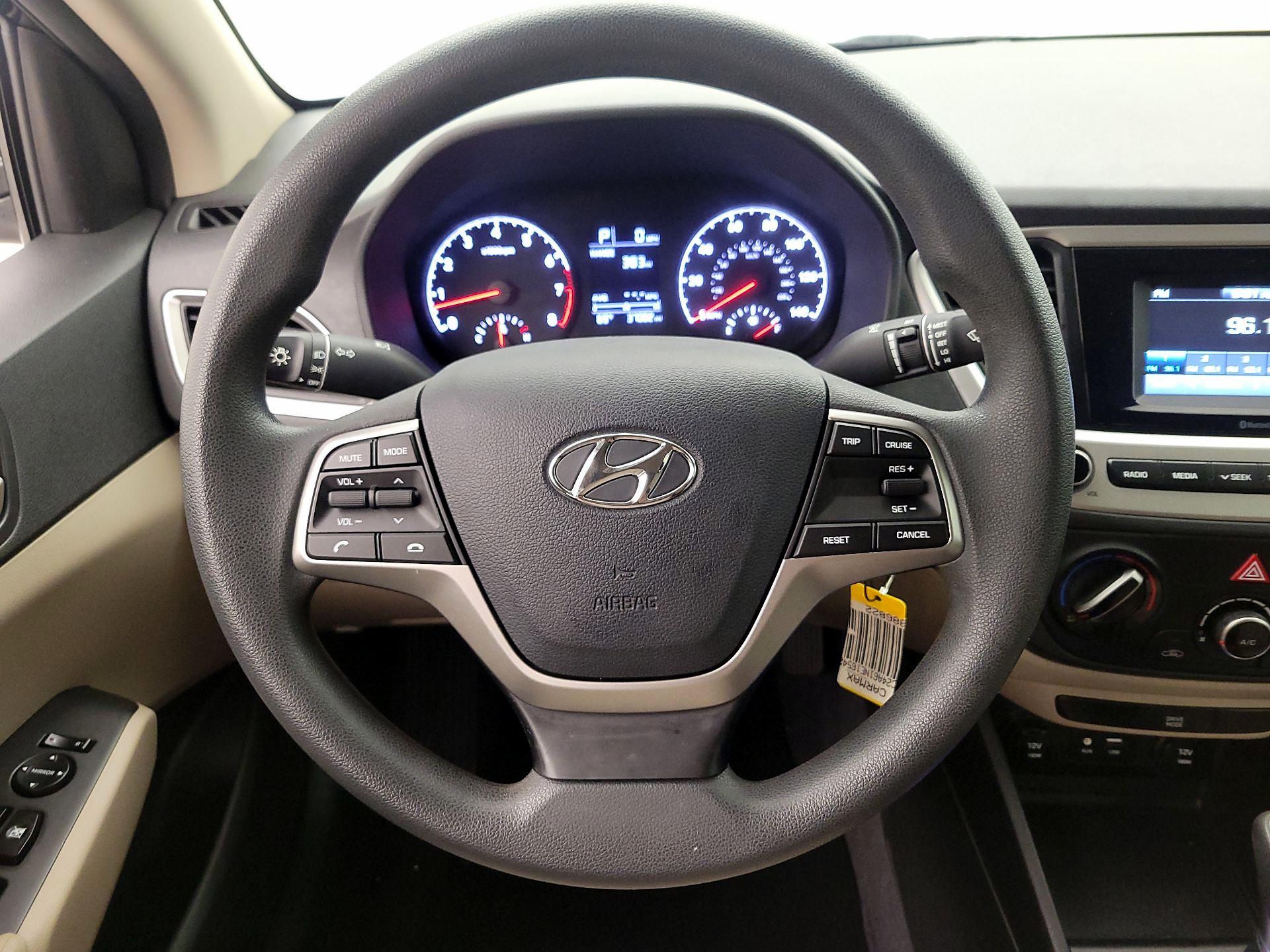 Thumbnail: 2022 Hyundai Accent - 10